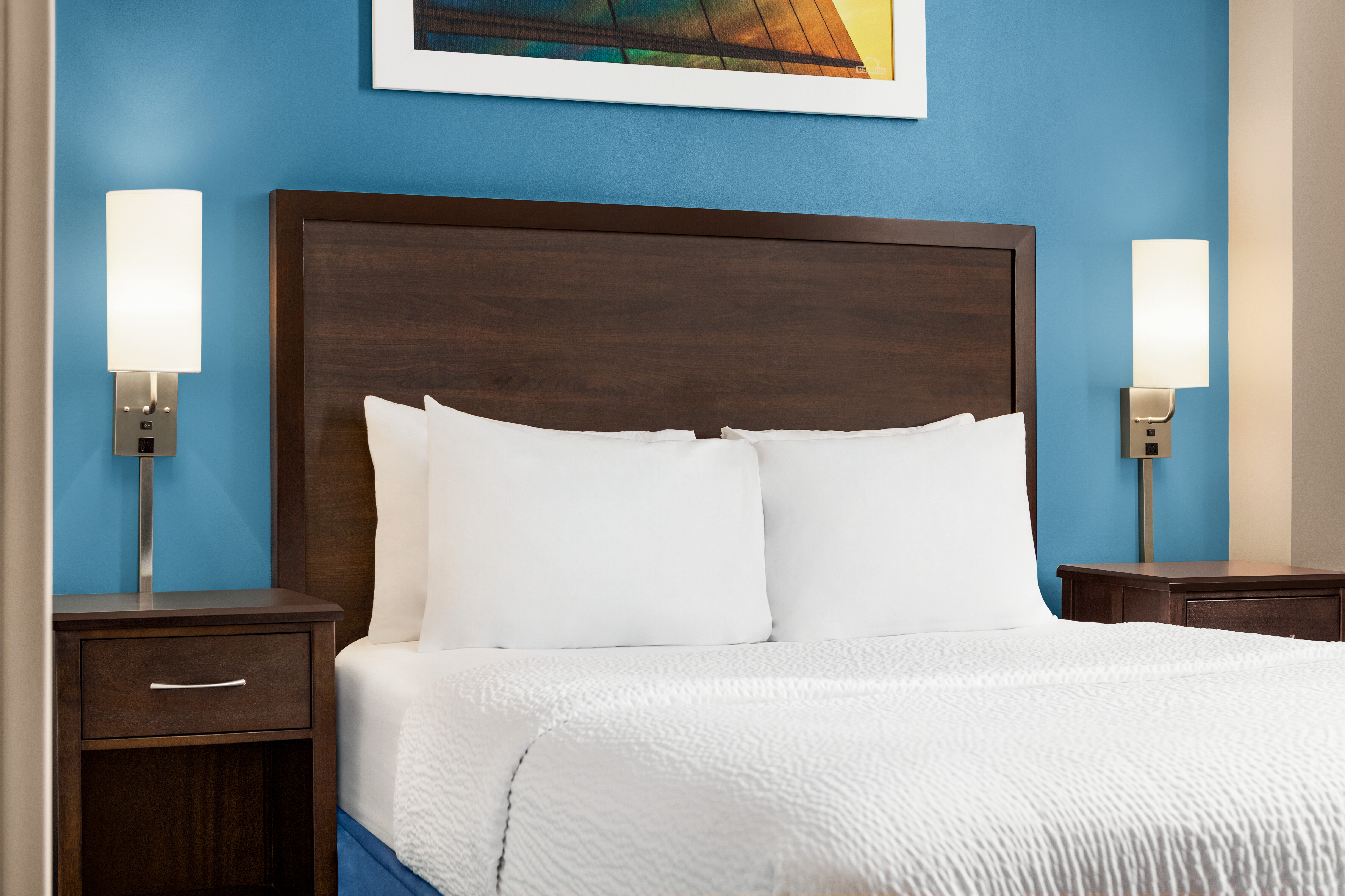 Guest room at the Days Inn by Wyndham Philadelphia Convention Center in Philadelphia, Pennsylvania