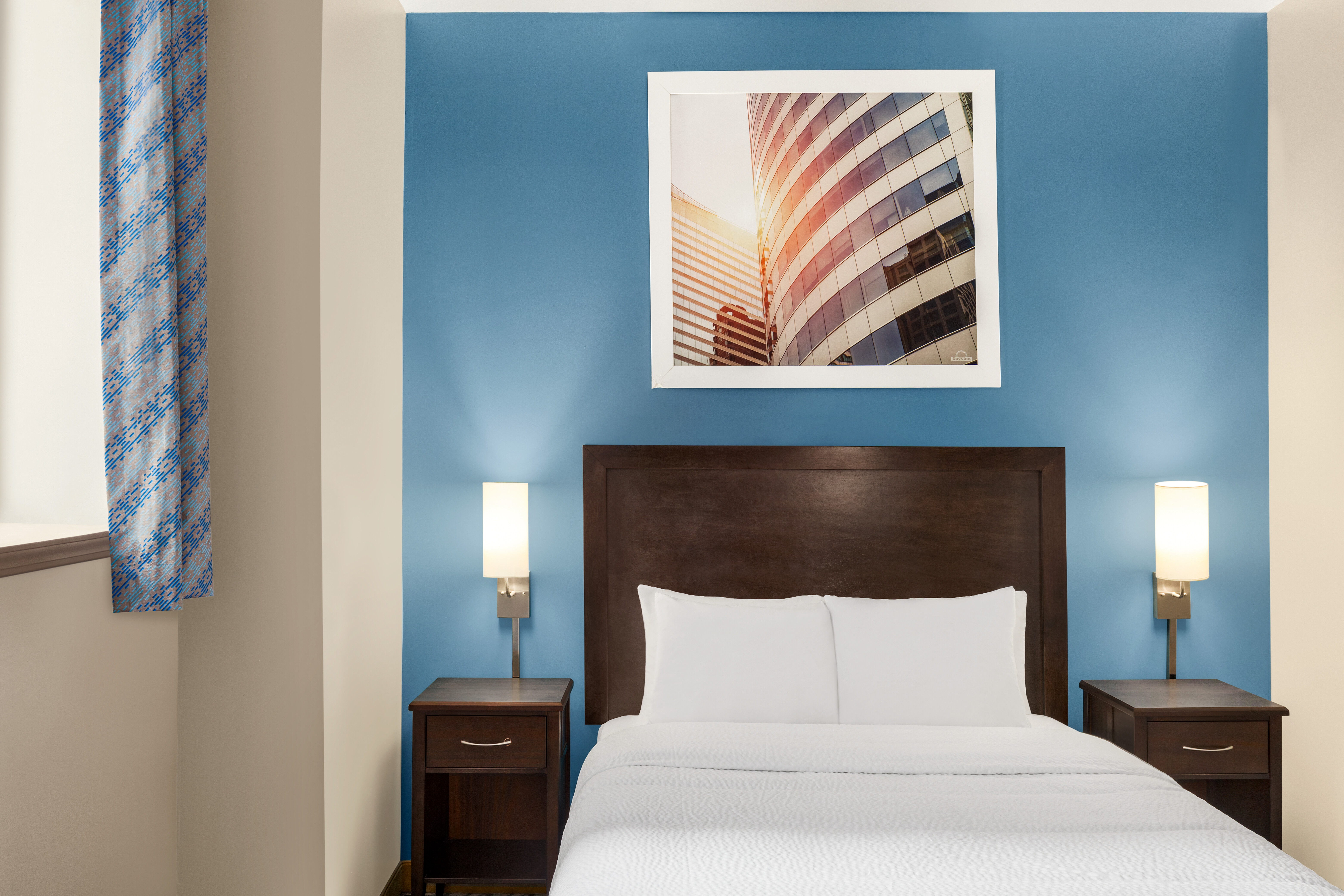 Guest room at the Days Inn by Wyndham Philadelphia Convention Center in Philadelphia, Pennsylvania