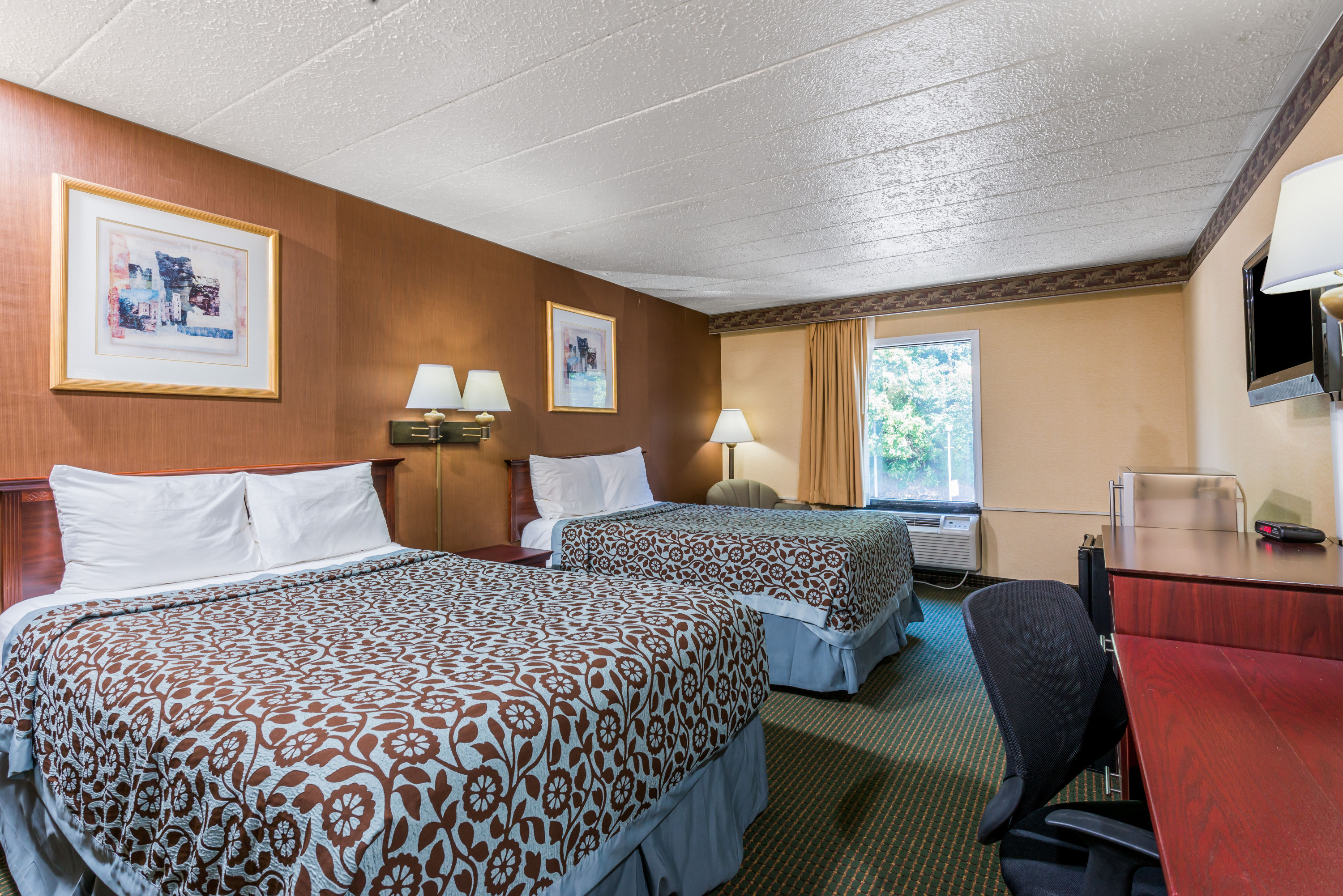 Guest room at the Days Inn by Wyndham Pittsburgh in Pittsburgh, Pennsylvania