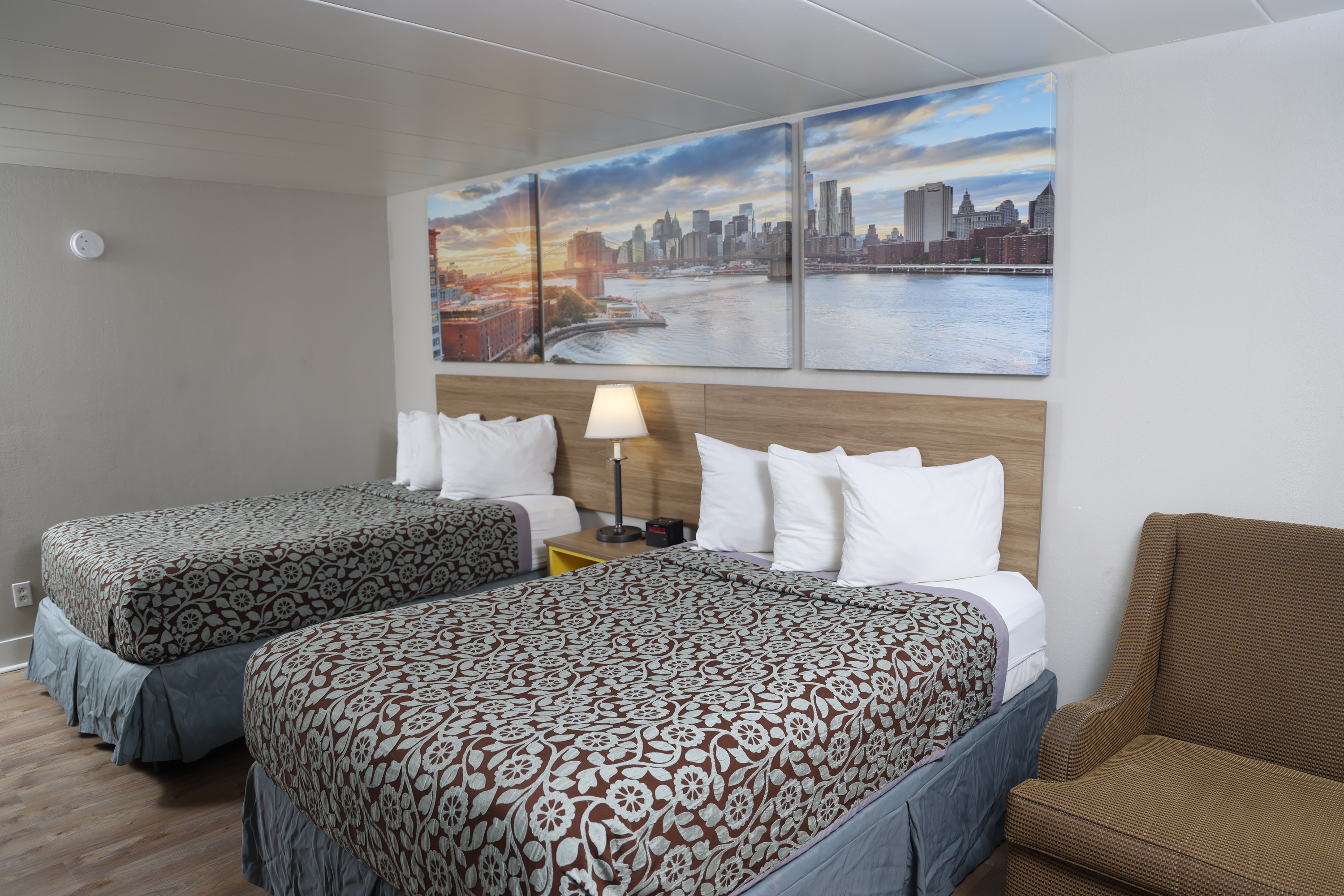 Guest room at the Days Inn by Wyndham Pittsburgh in Pittsburgh, Pennsylvania