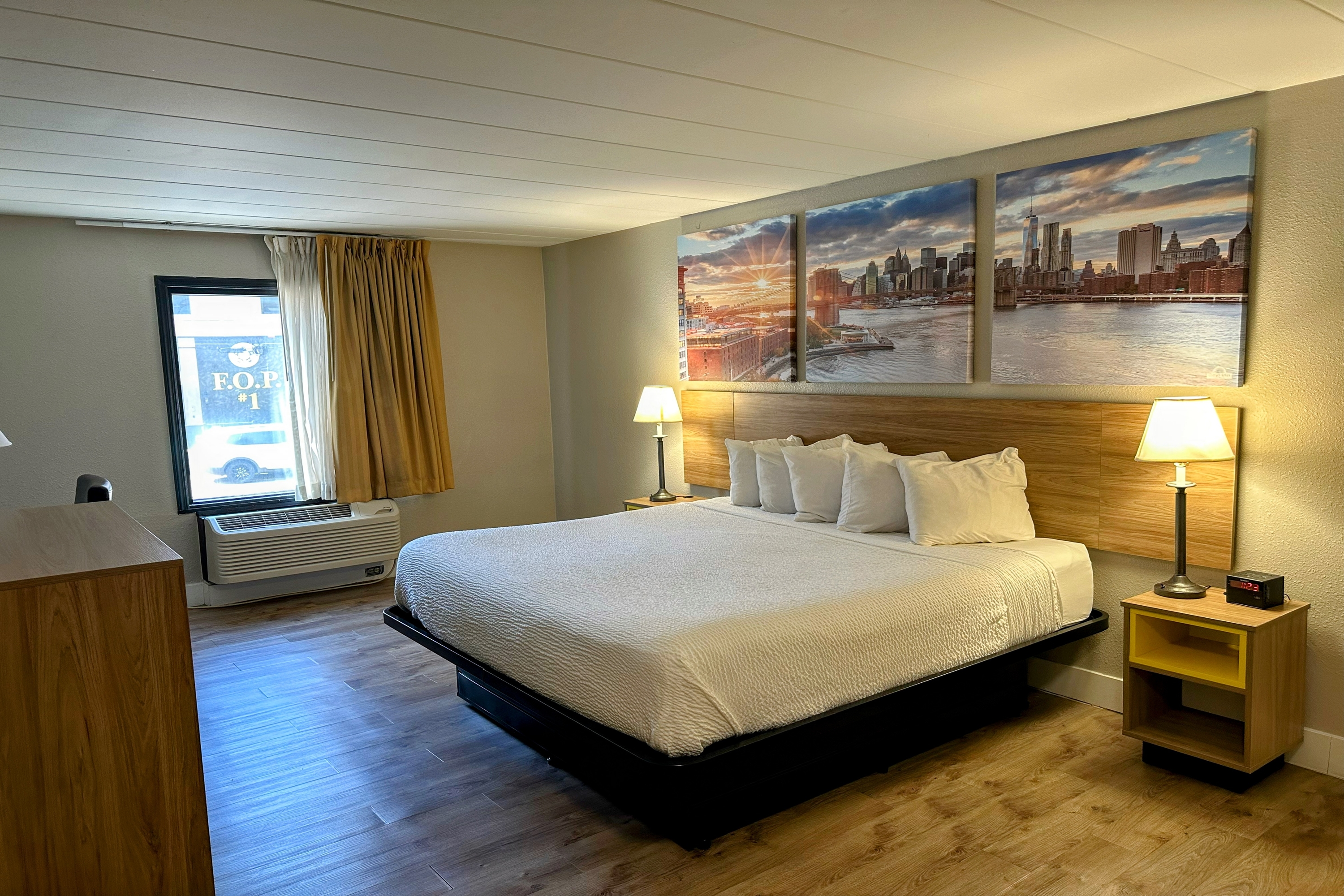 Guest room at the Days Inn by Wyndham Pittsburgh in Pittsburgh, Pennsylvania