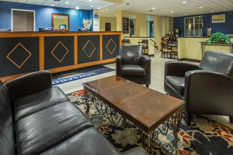 Days Inn Pottstown Hotels Pa 19464 Days Inn Pottstown Hotel Lobby In Pennsylvania