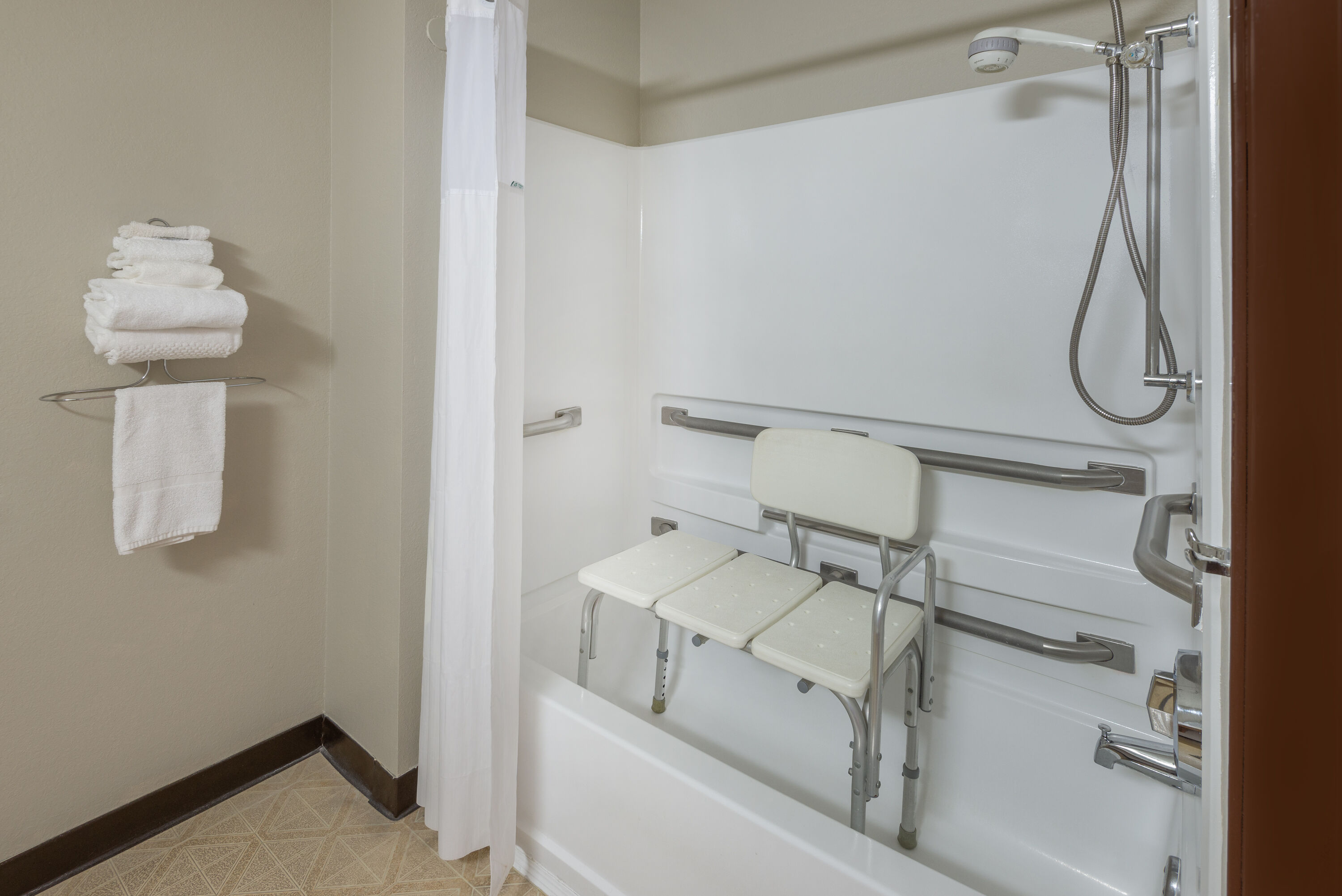 Guest room bath at the Days Inn by Wyndham Somerset PA I-70 I-76 in Somerset, Pennsylvania