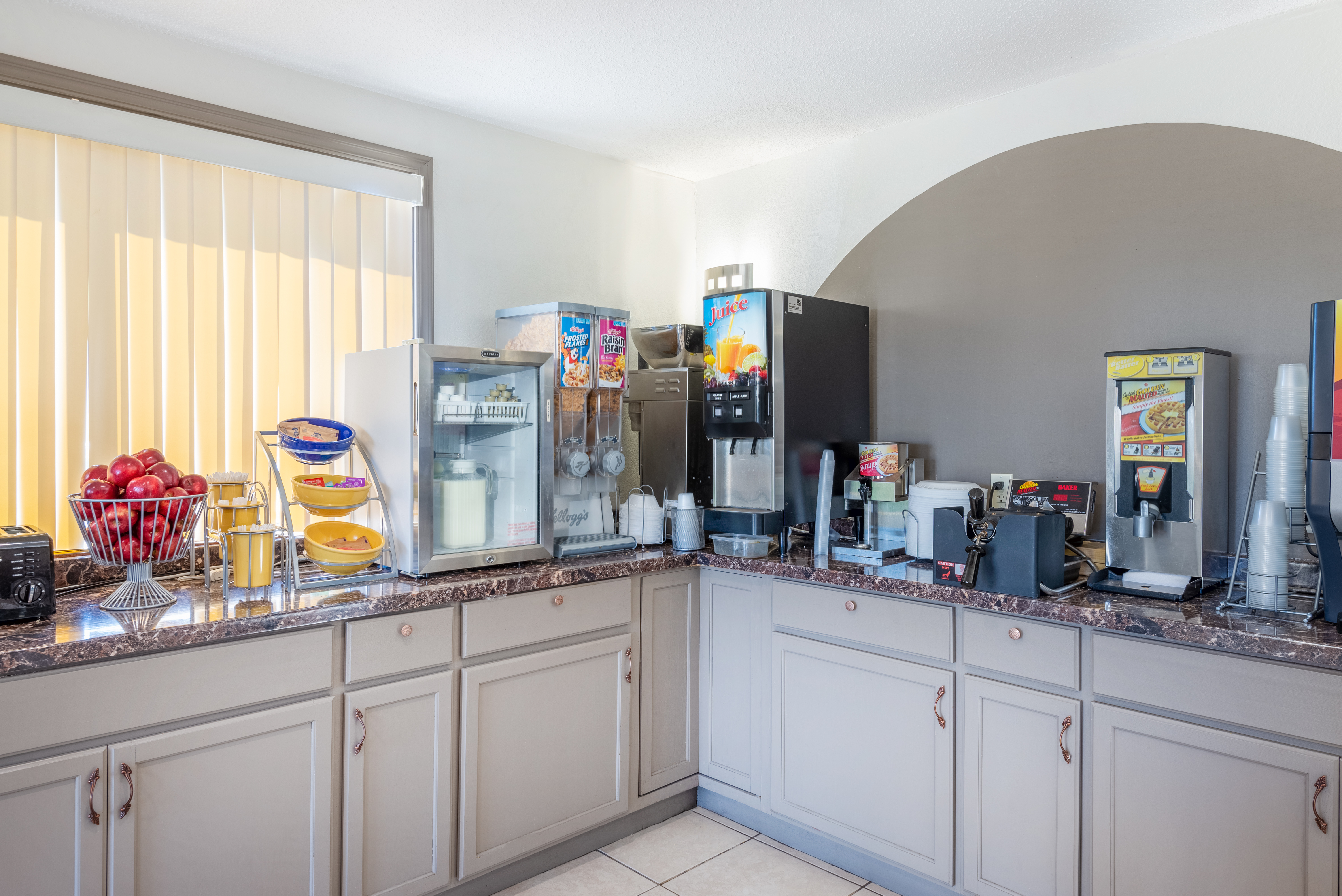 Days Inn by Wyndham Somerset PA I-70 I-76 restaurant breakfast area with seating in Somerset, Pennsylvania