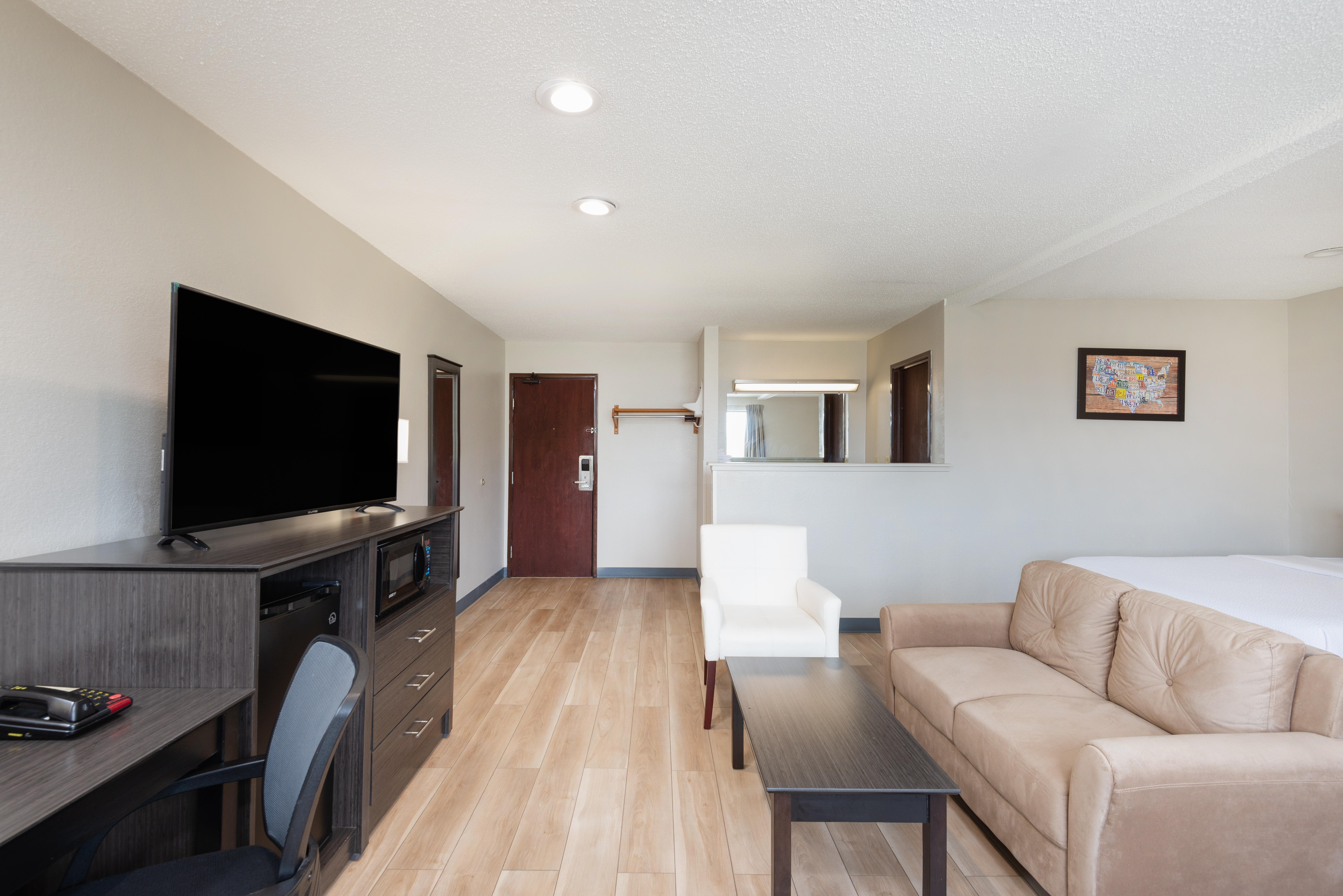 Guest room at the Days Inn by Wyndham Somerset PA I-70 I-76 in Somerset, Pennsylvania