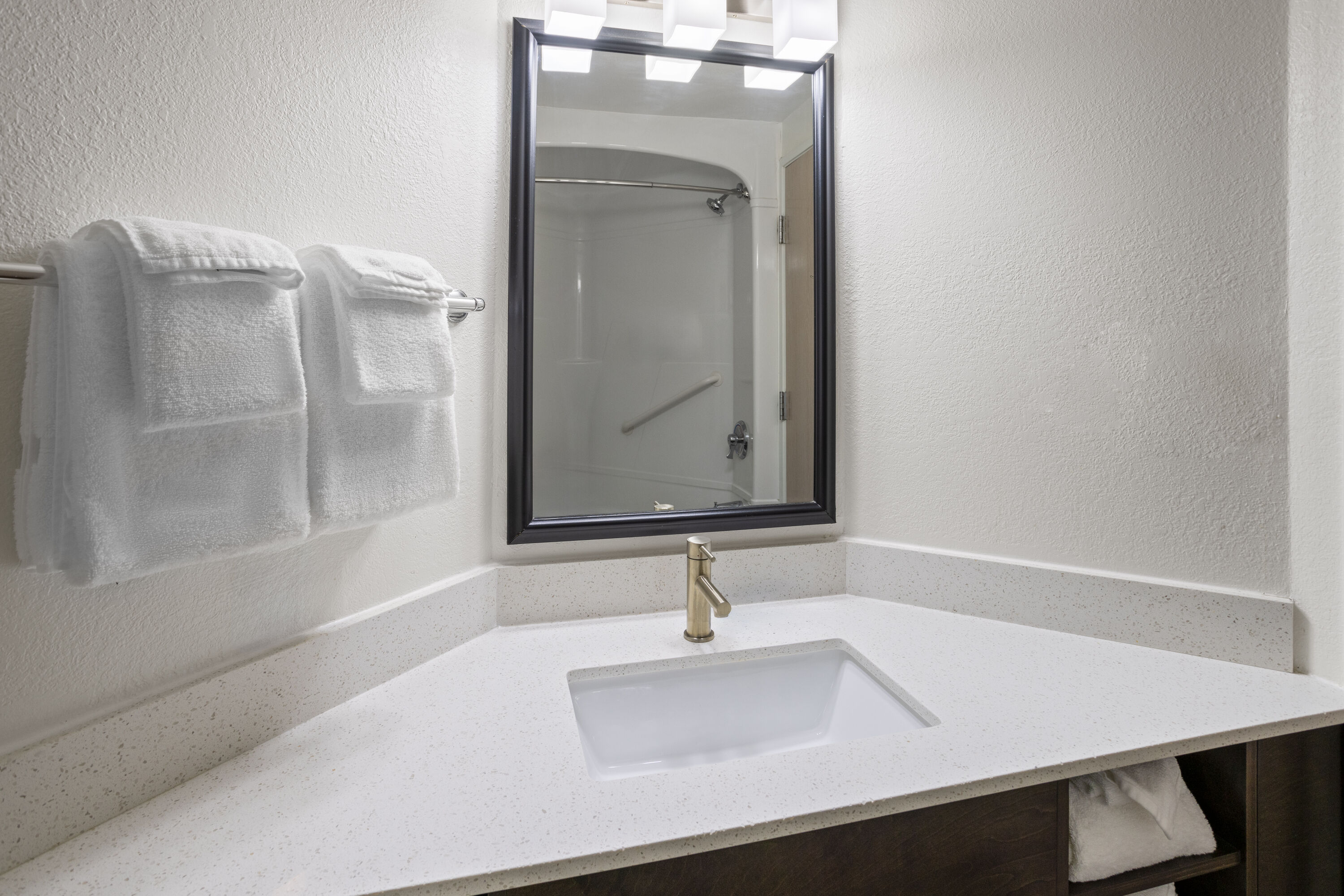 Guest room bath at the Days Inn by Wyndham Penn State in State College, Pennsylvania