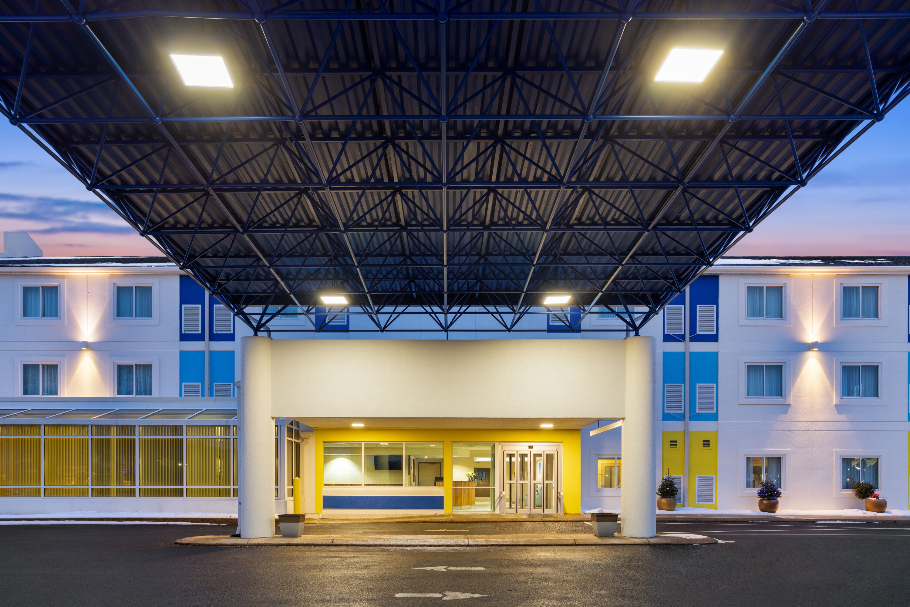 Exterior Dusk Image of Days Inn by Wyndham Penn State hotel in State College, Pennsylvania