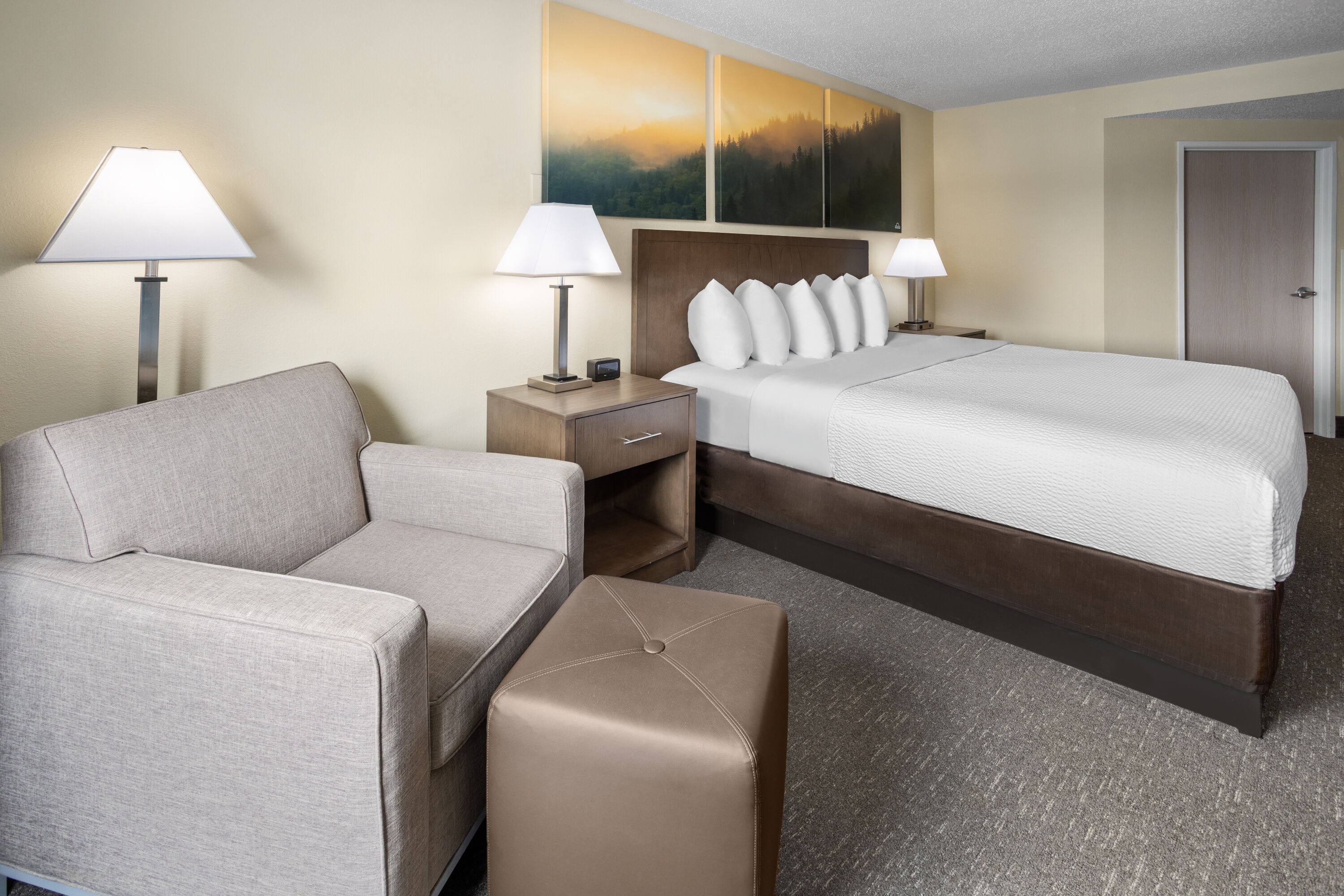 Guest room at the Days Inn by Wyndham Penn State in State College, Pennsylvania