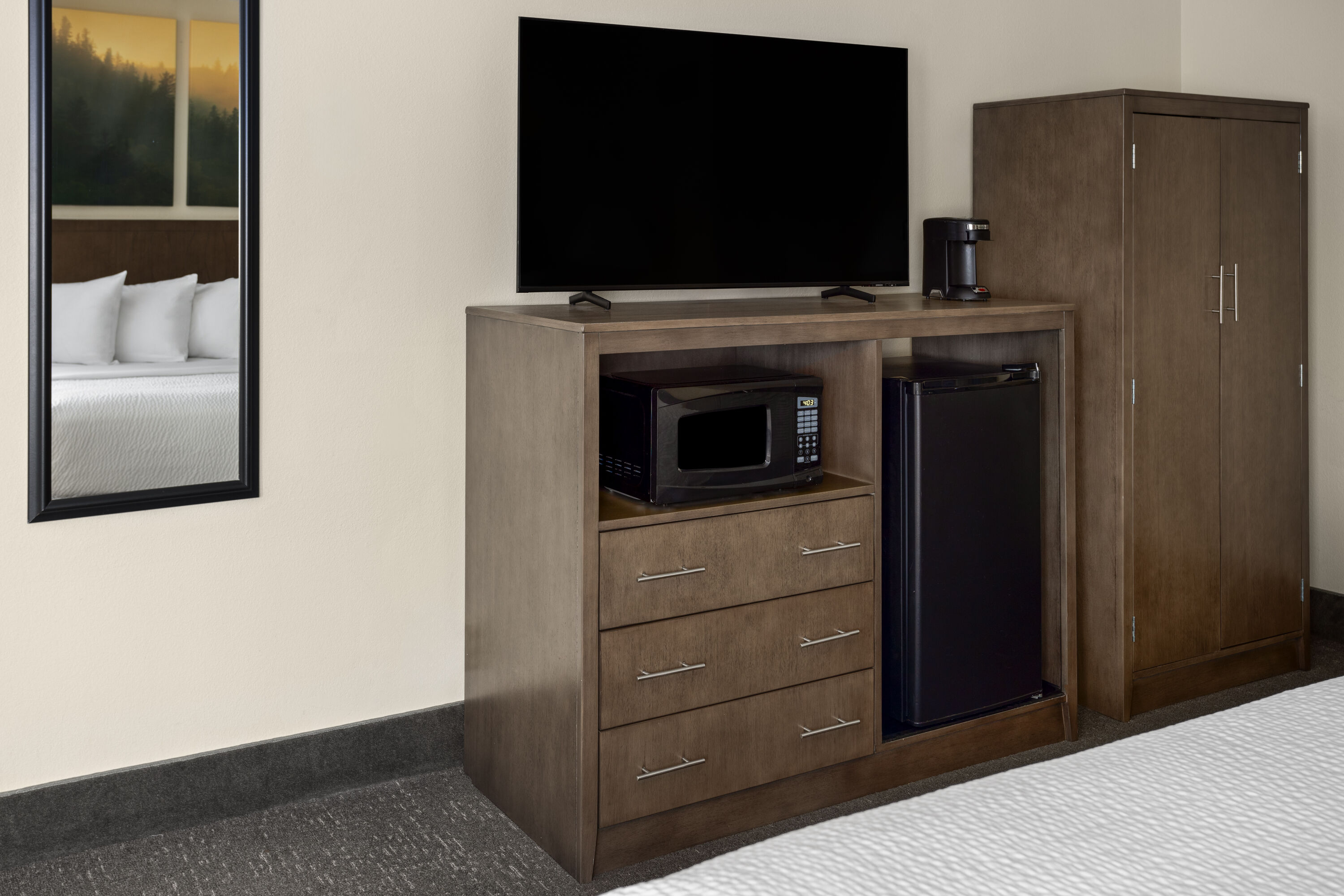 Guest room at the Days Inn by Wyndham Penn State in State College, Pennsylvania