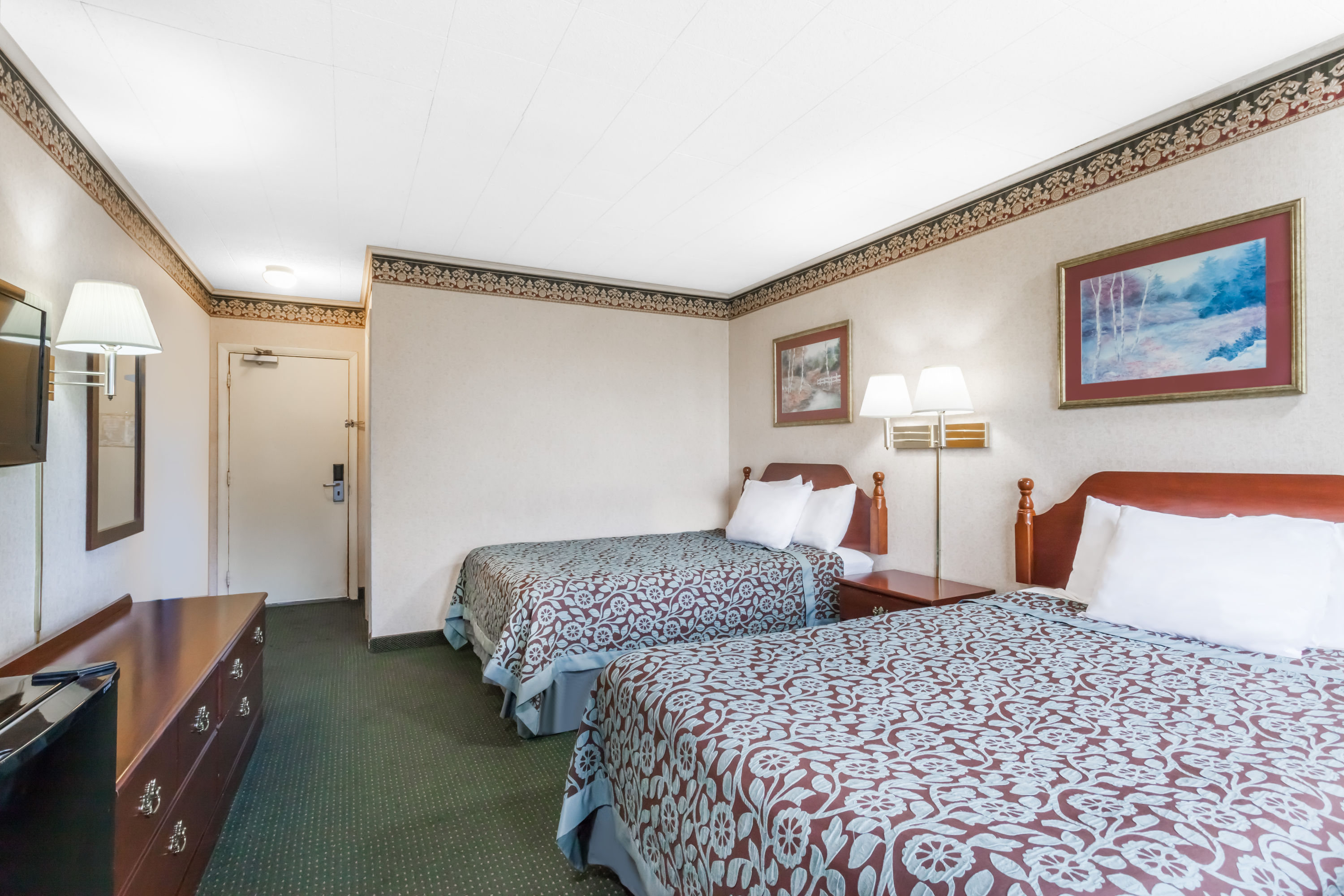 Guest room at the Days Inn by Wyndham Tannersville in Tannersville, Pennsylvania