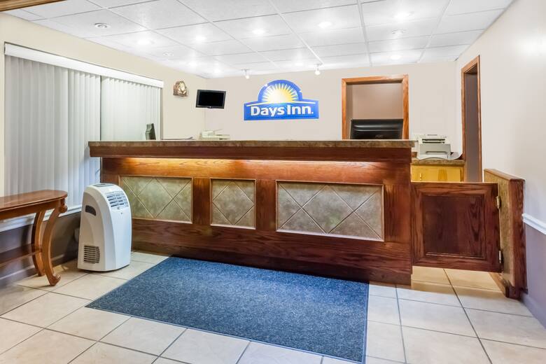 Days Inn Tannersville Hotels Pa 18372 Days Inn Tannersville Hotel Lobby In Pennsylvania