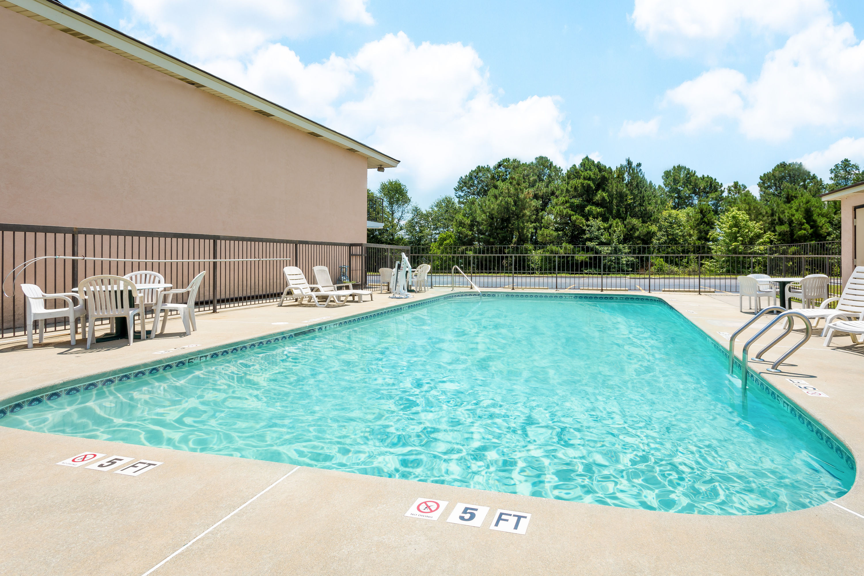 Days Inn by Wyndham Aiken - Interstate Hwy 20 | Aiken, SC Hotels