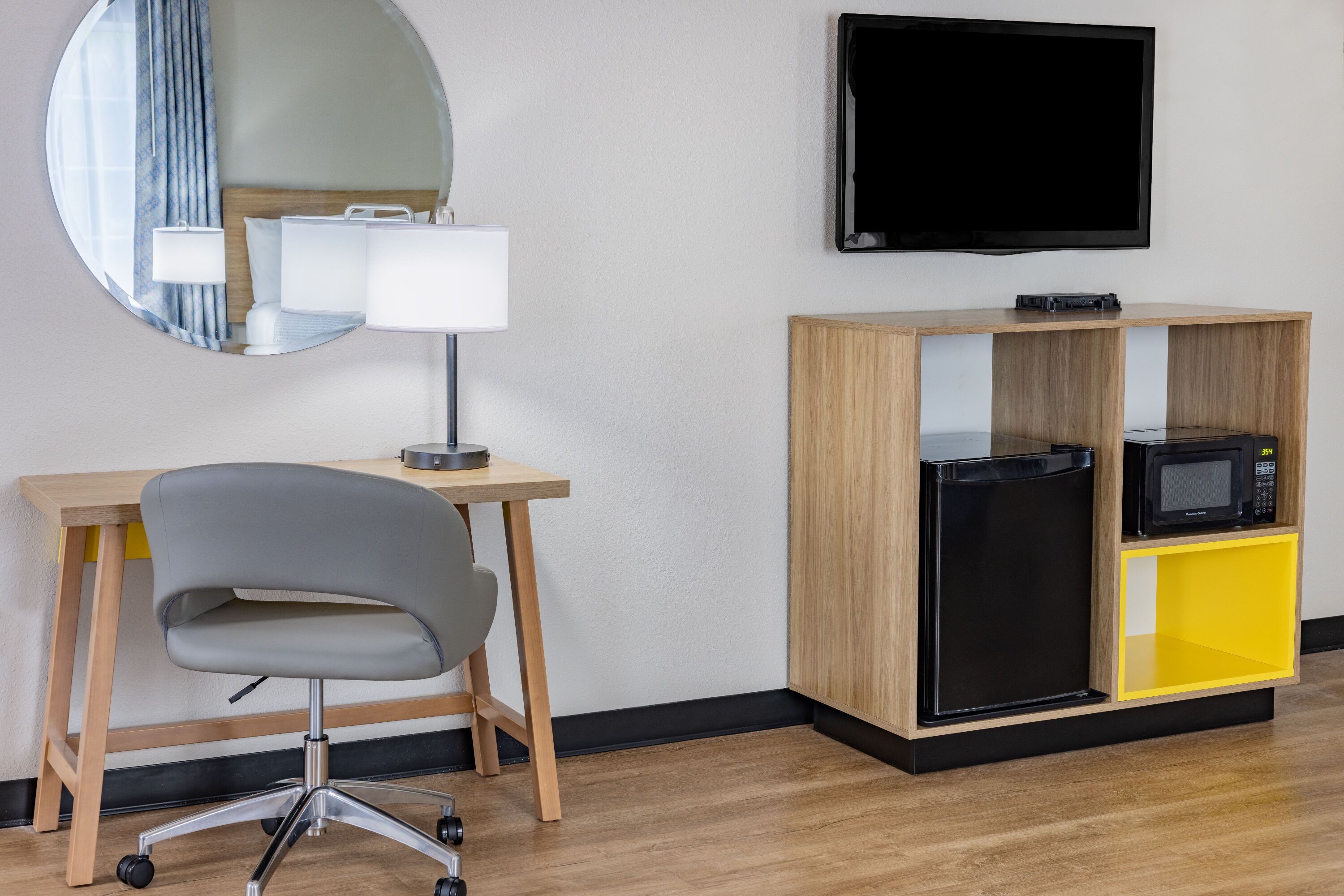 Days Inn by Wyndham Barnwell suite in Barnwell, South Carolina