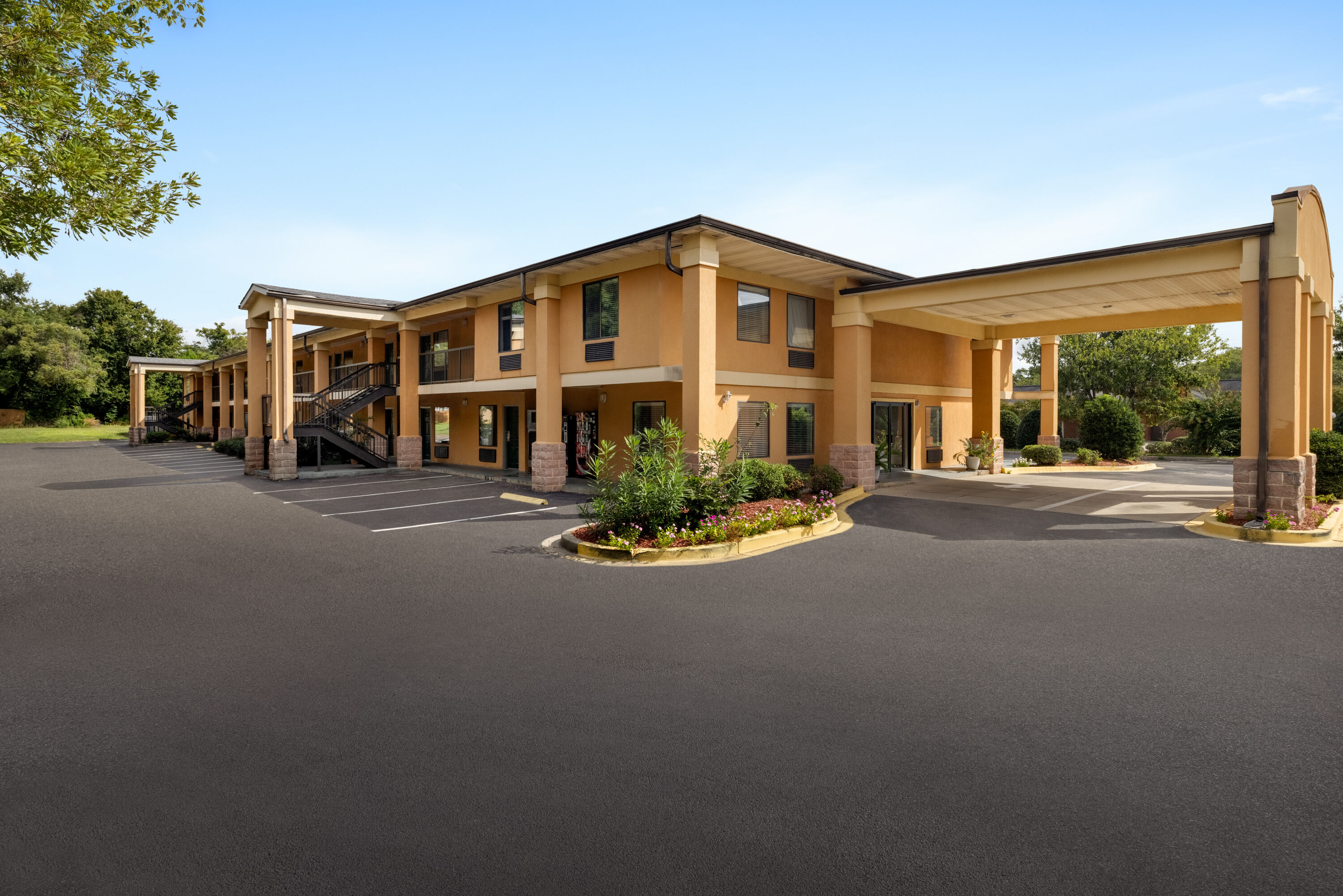 Aerial View of Days Inn by Wyndham Blythewood North Columbia hotel in Blythewood, South Carolina