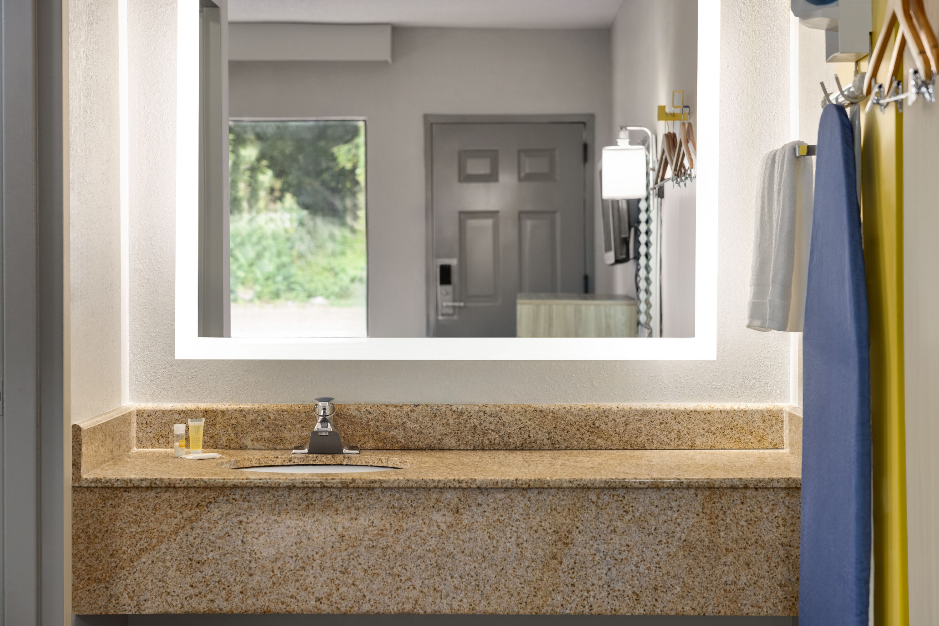 Guest room bath at the Days Inn by Wyndham Blythewood North Columbia in Blythewood, South Carolina