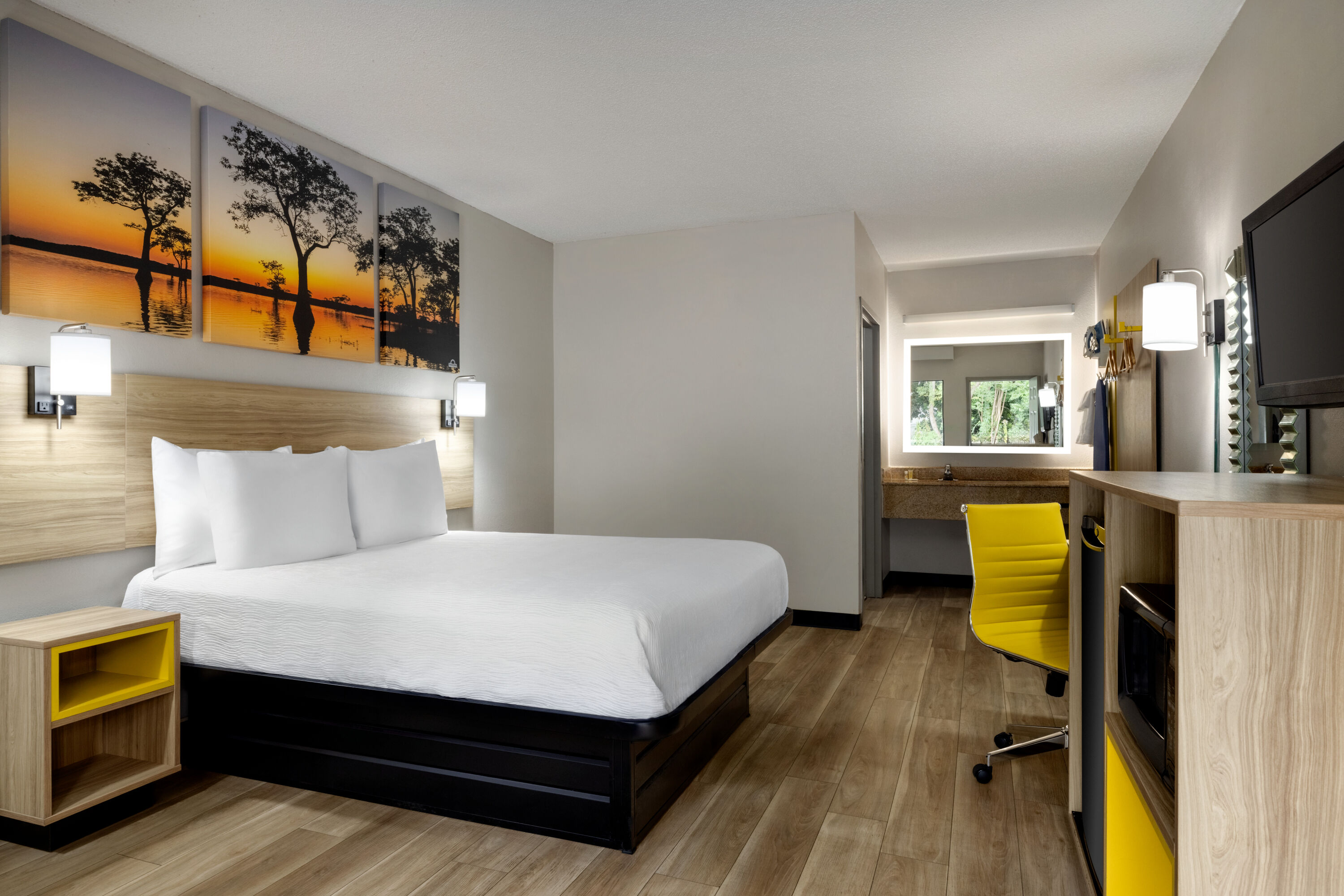 Guest room at the Days Inn by Wyndham Blythewood North Columbia in Blythewood, South Carolina