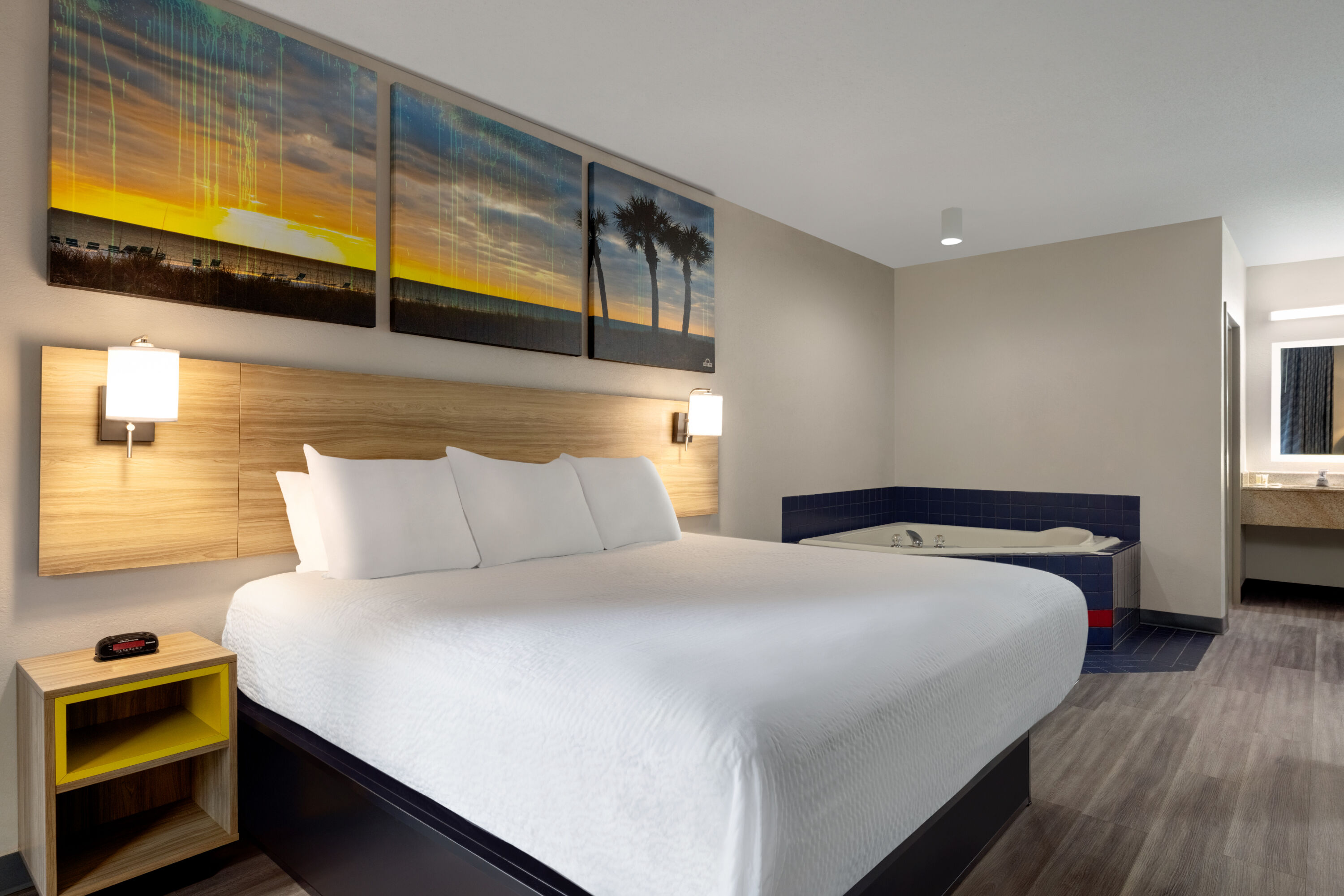 Days Inn by Wyndham Blythewood North Columbia hot tub suite in Blythewood, South Carolina