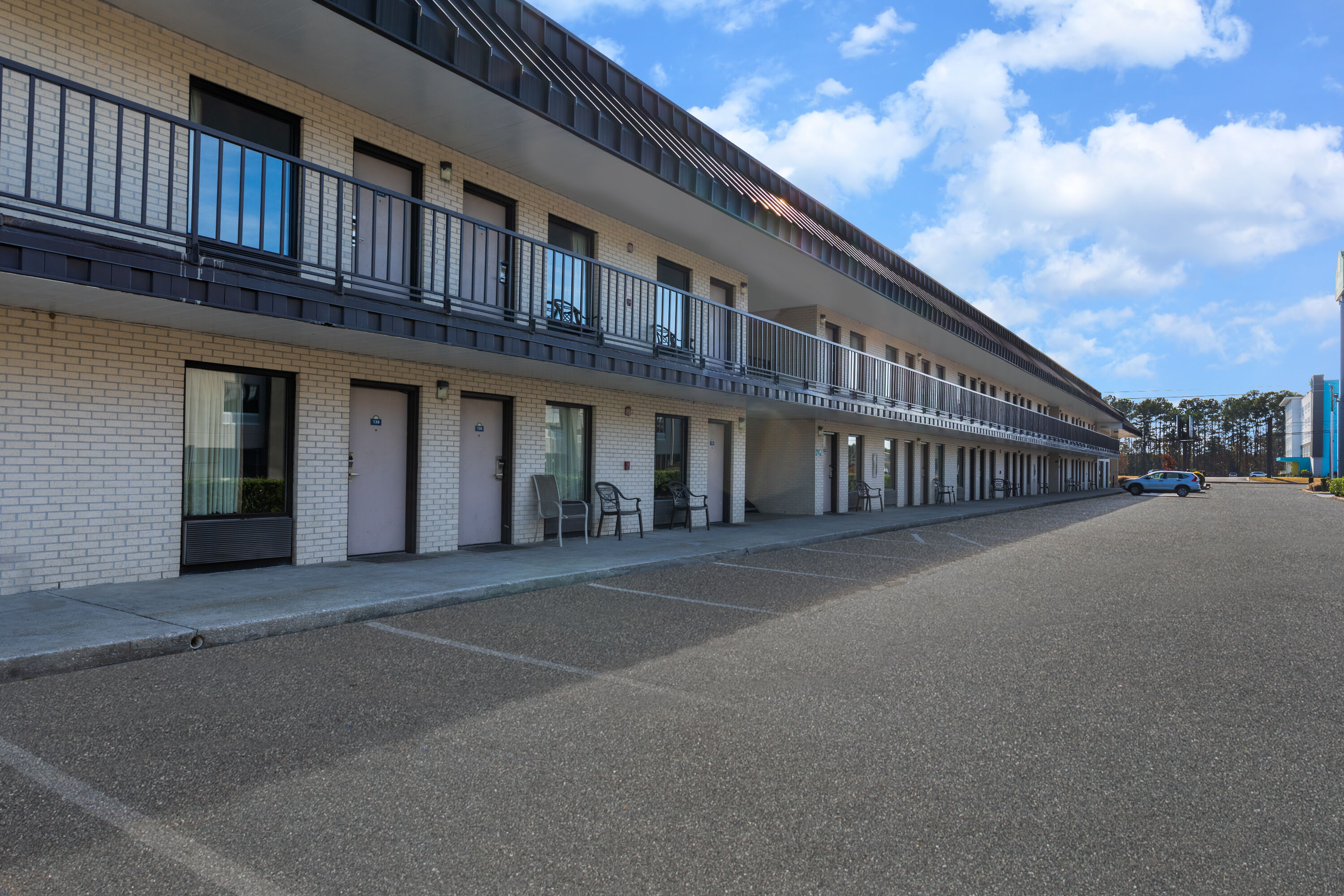 Exterior Day Image of Days Inn by Wyndham Florence/I-95 North hotel in Florence, South Carolina