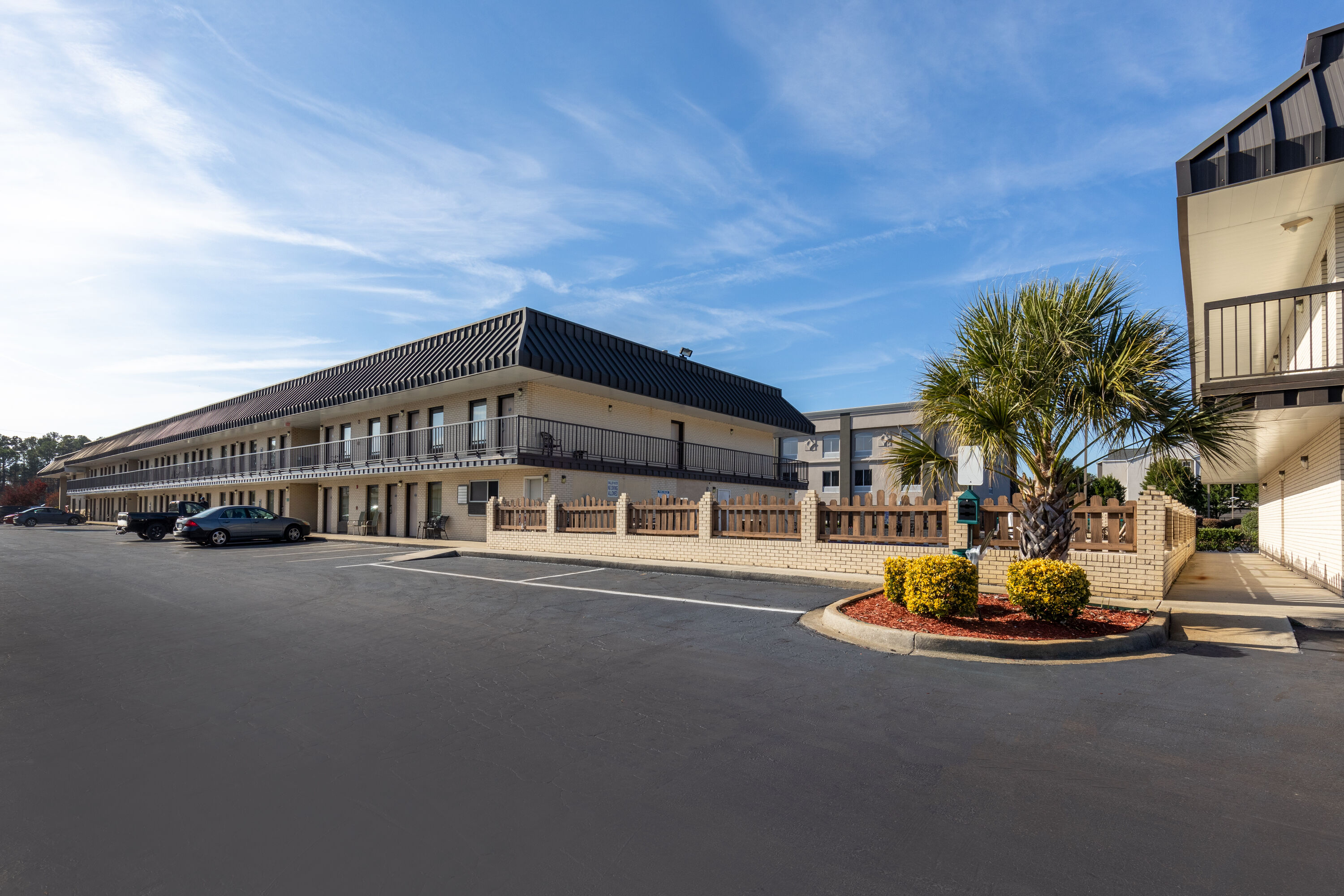 Exterior Day Image of Days Inn by Wyndham Florence/I-95 North hotel in Florence, South Carolina