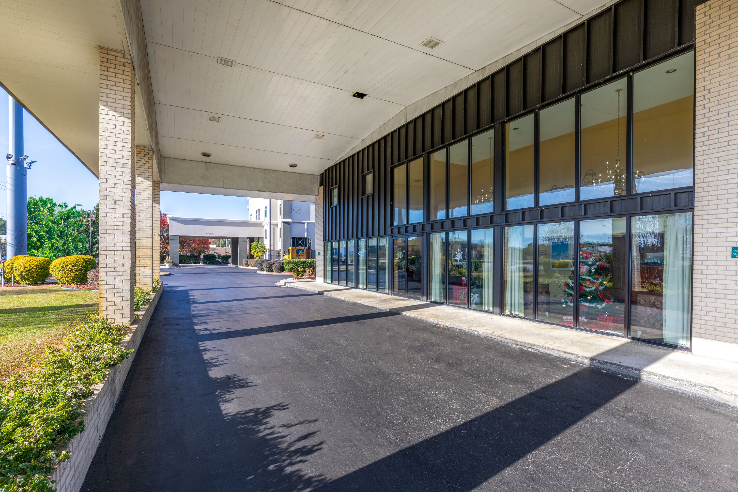 Exterior Day Image of Days Inn by Wyndham Florence/I-95 North hotel in Florence, South Carolina