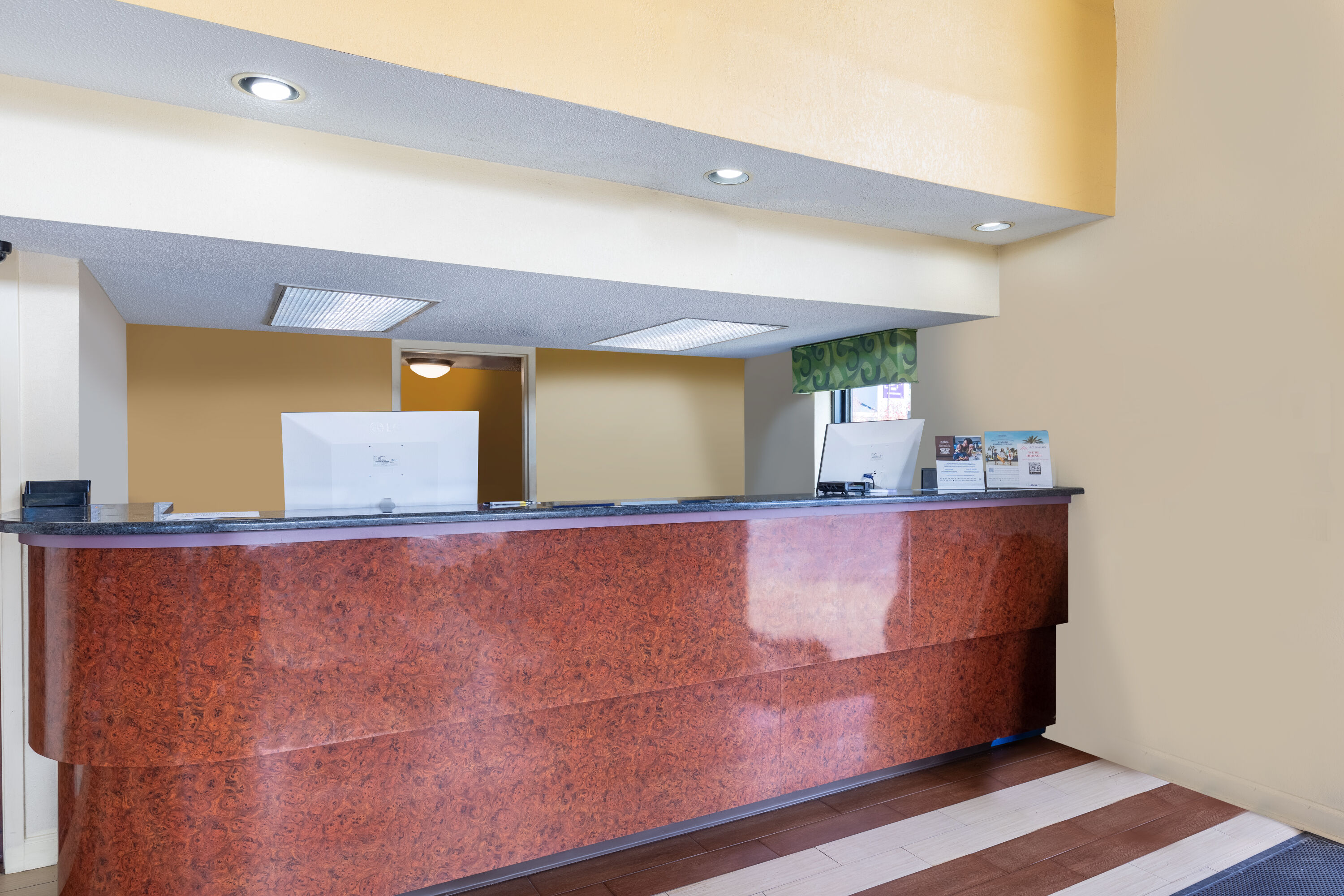 Days Inn by Wyndham Florence/I-95 North reception in Florence, South Carolina