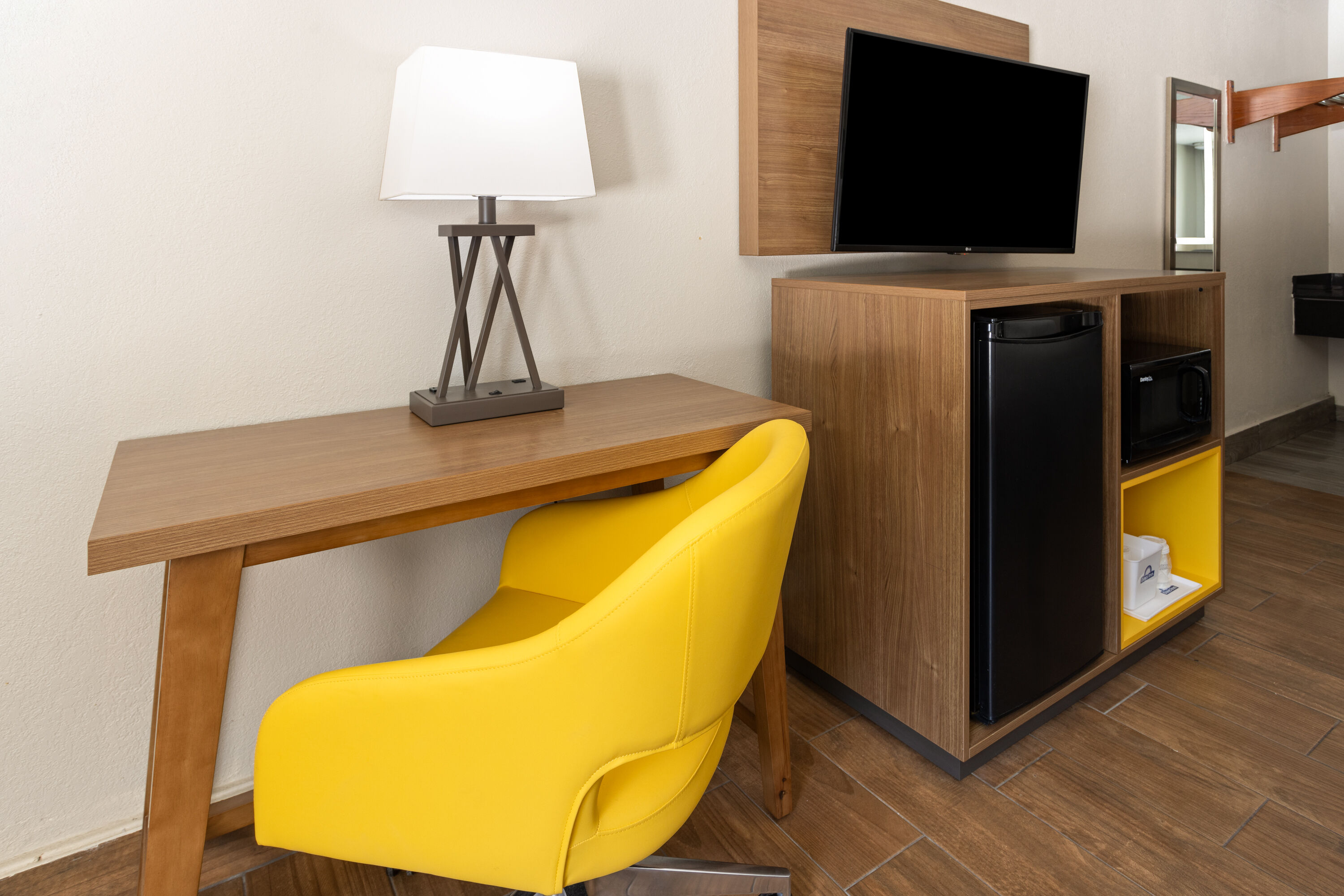 Guest room at the Days Inn by Wyndham Hardeeville Near Hilton Head in Hardeeville, South Carolina
