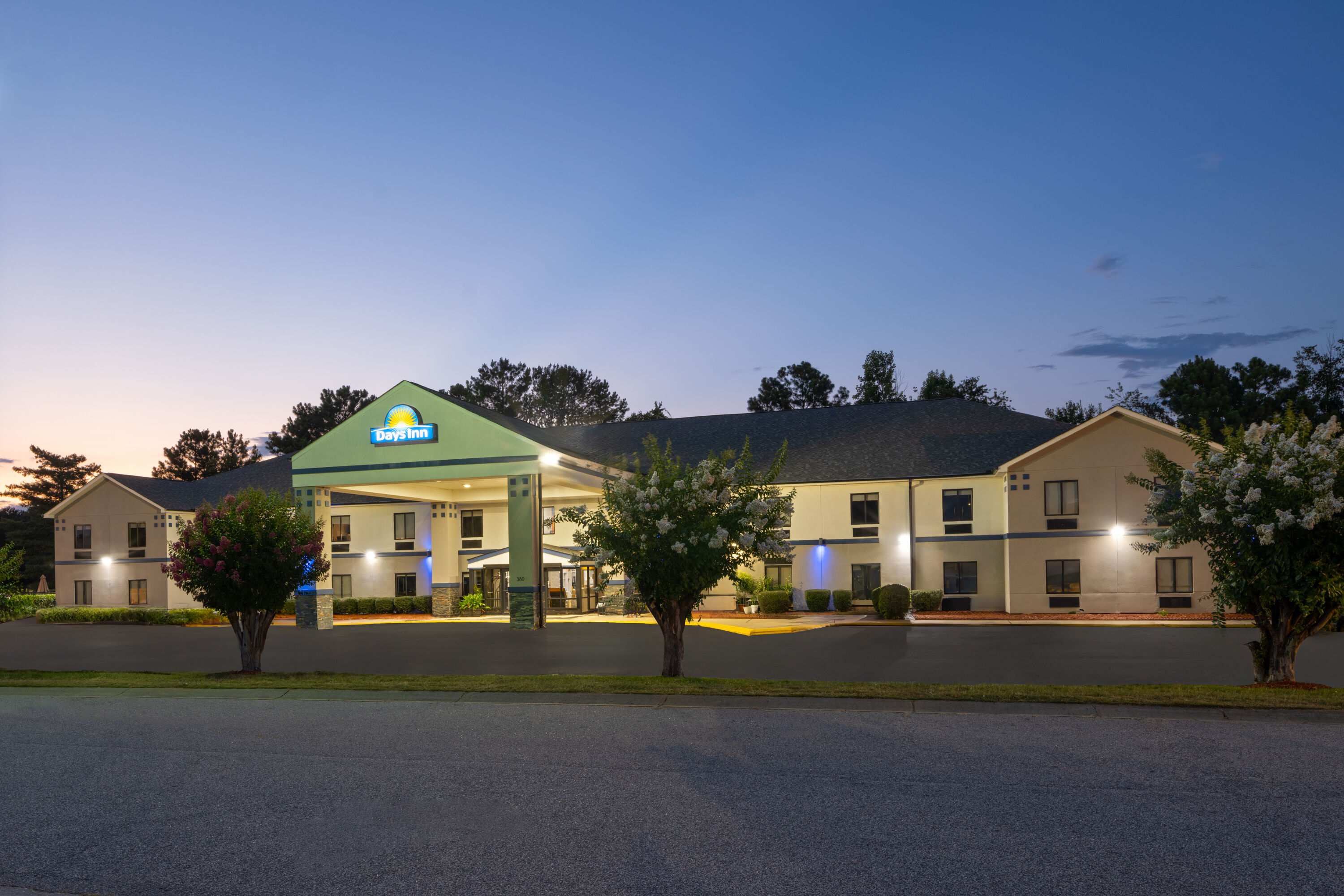 Exterior Dusk Image of Days Inn by Wyndham Greenville South/Mauldin hotel in Mauldin, South Carolina