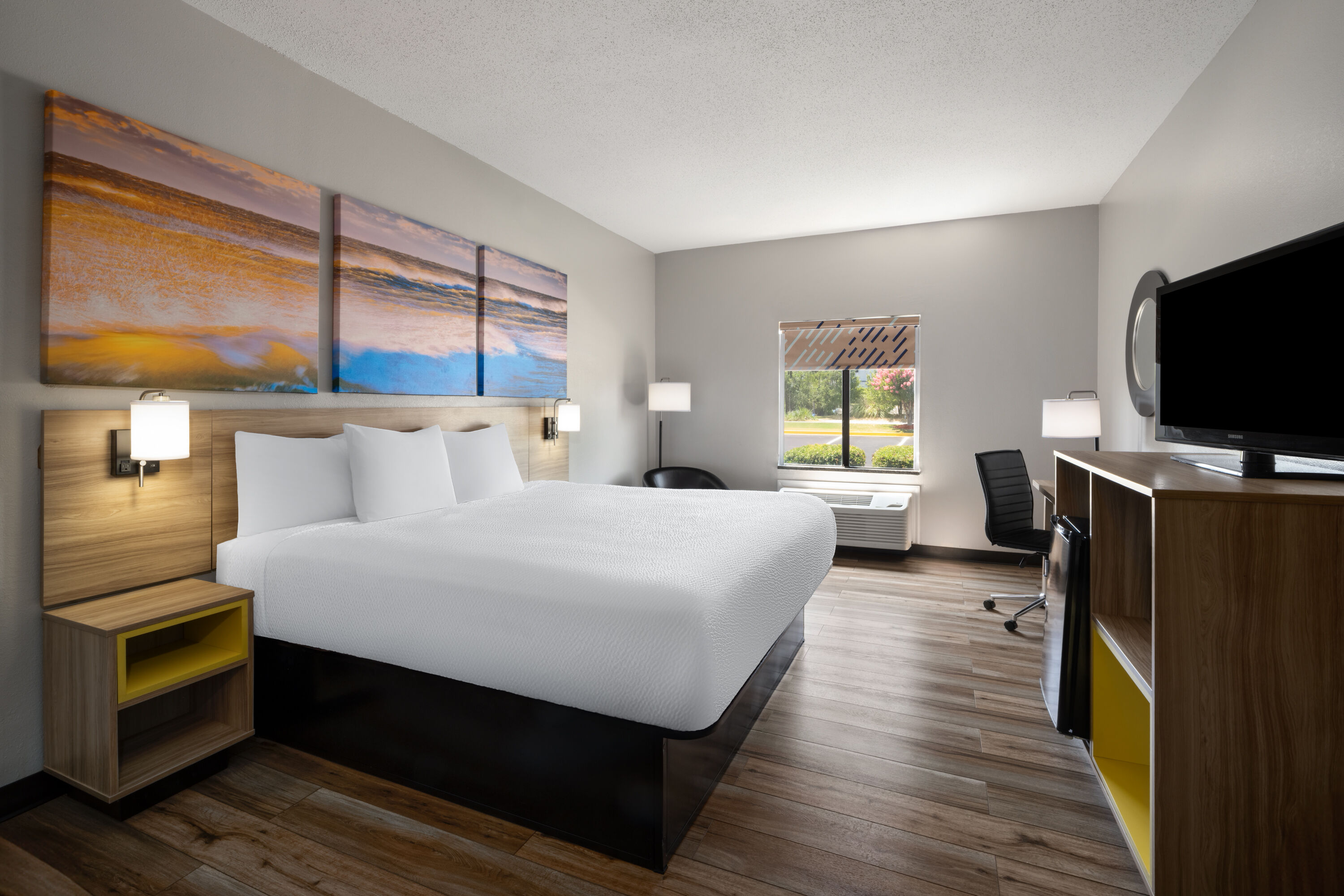 Guest room at the Days Inn by Wyndham Greenville South/Mauldin in Mauldin, South Carolina