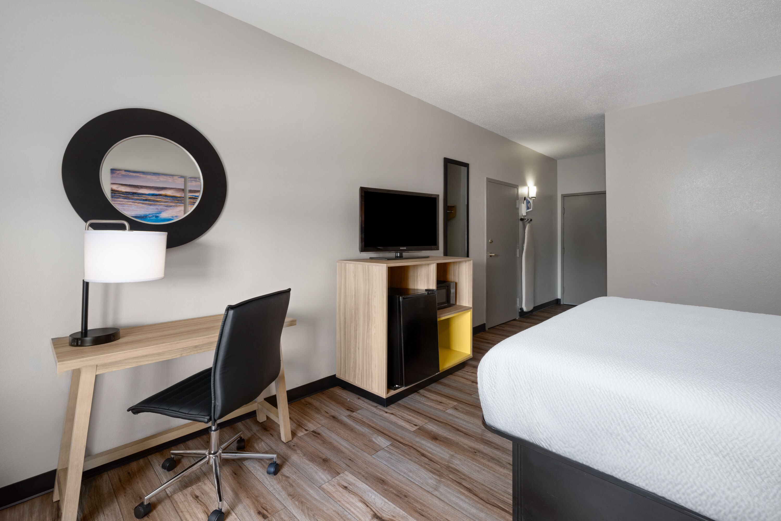 Guest room at the Days Inn by Wyndham Greenville South/Mauldin in Mauldin, South Carolina