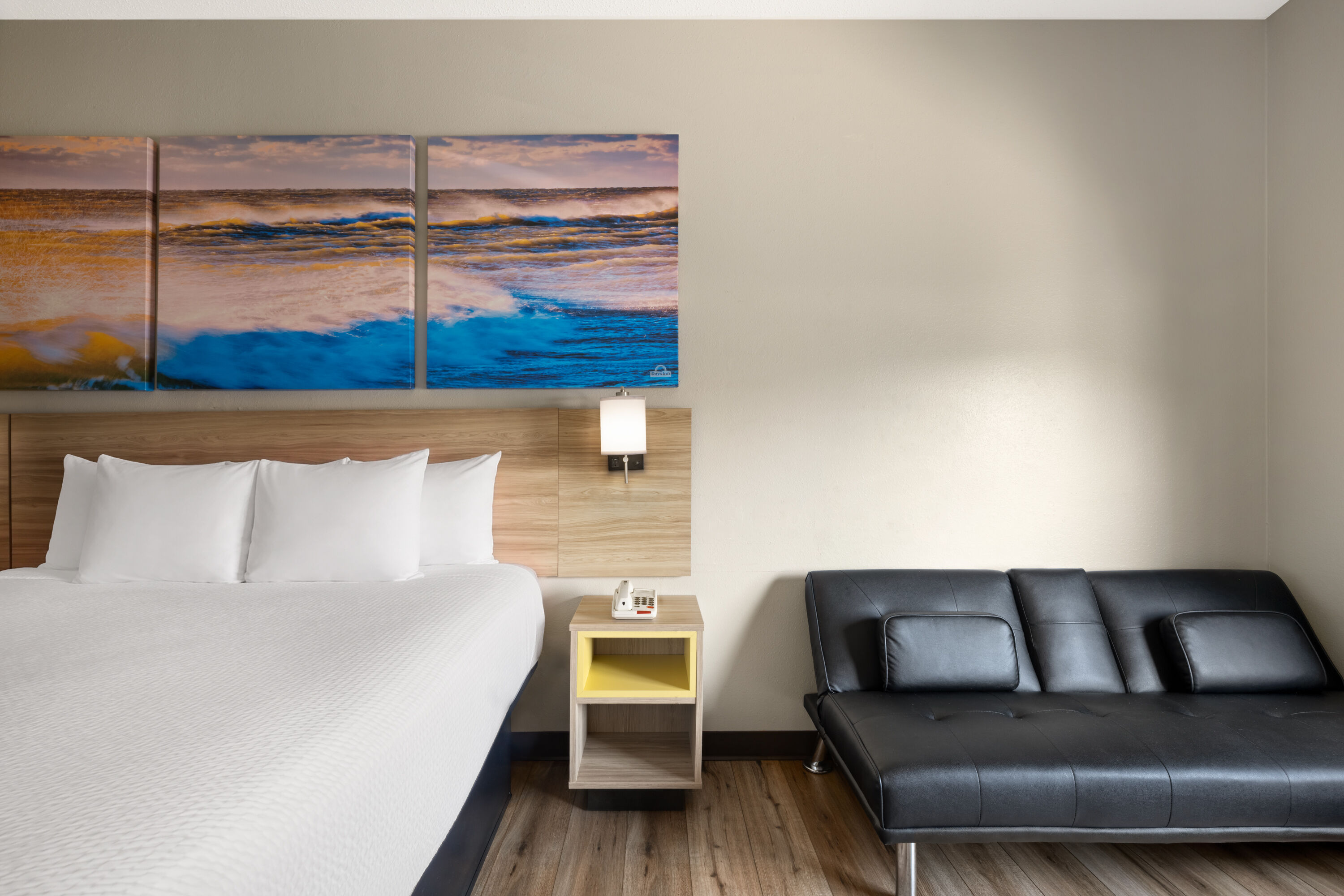 Days Inn by Wyndham Greenville South/Mauldin hot tub suite in Mauldin, South Carolina