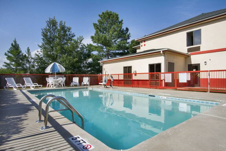 Days Inn By Wyndham Mauldin Greenville Hotels Sc 29662 Pool At The Days Inn By Wyndham Mauldin Greenville In South Carolina