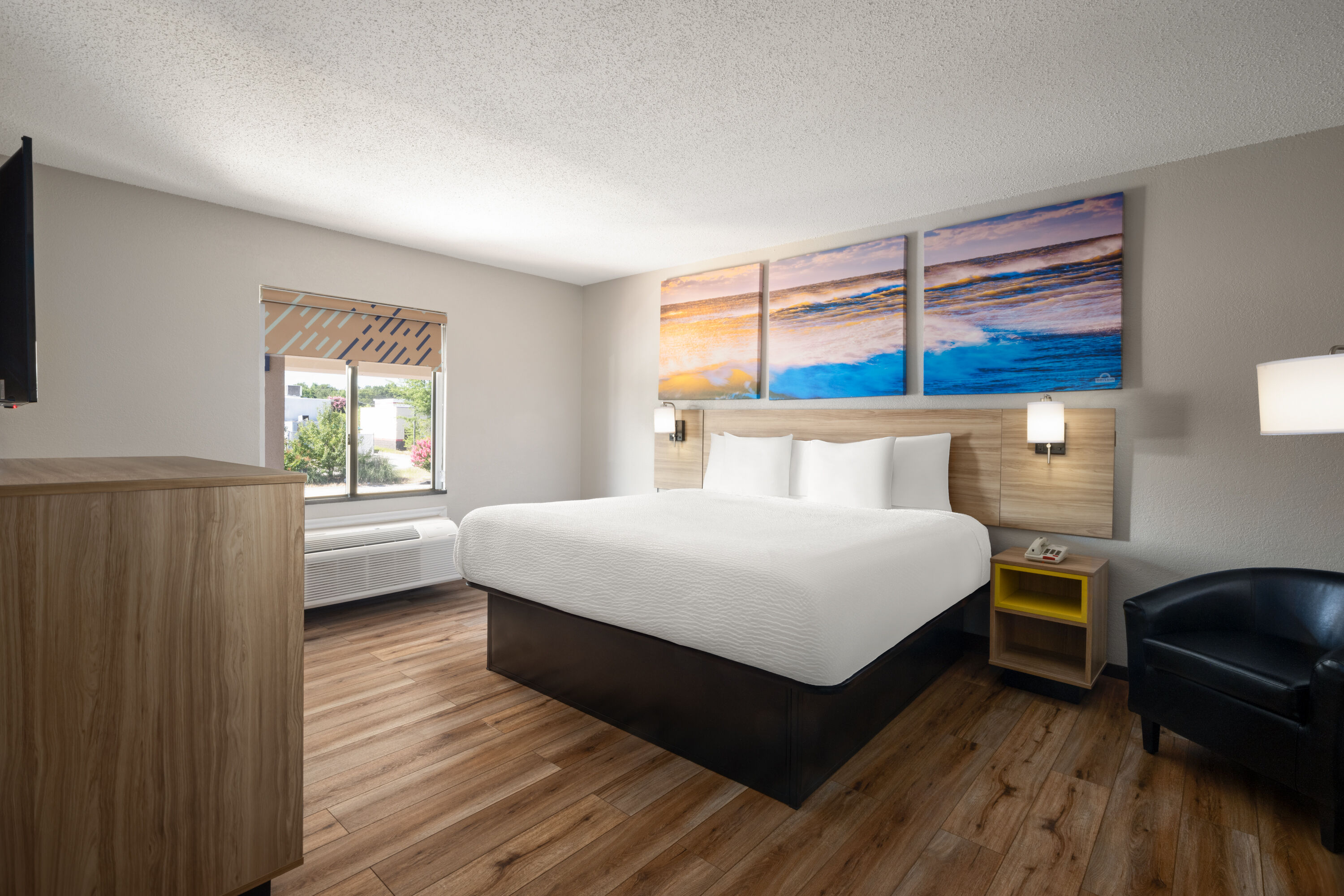 Days Inn by Wyndham Greenville South/Mauldin suite in Mauldin, South Carolina