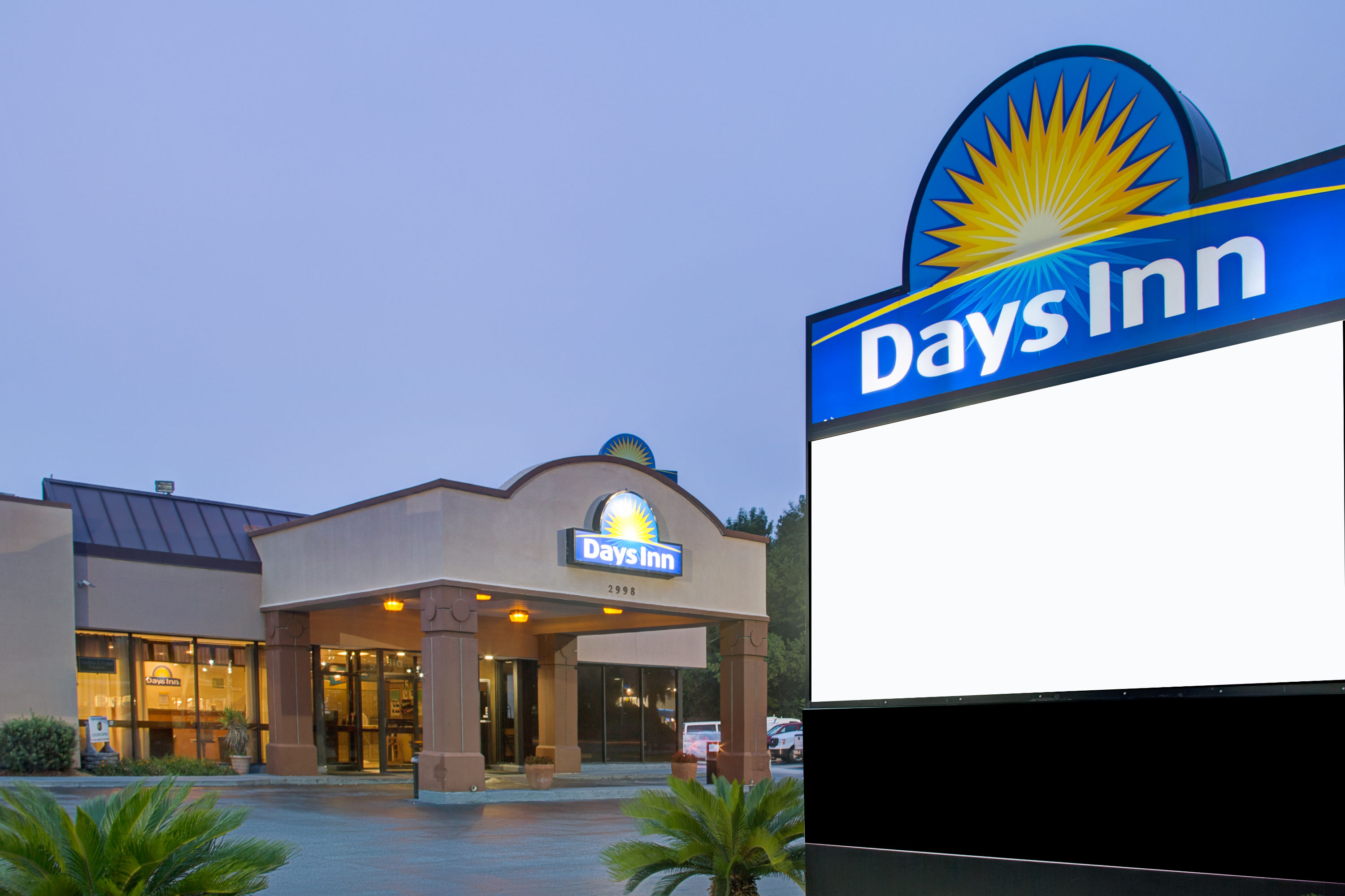 Days Inn & Suites by Wyndham Charleston Airport West North Charleston
