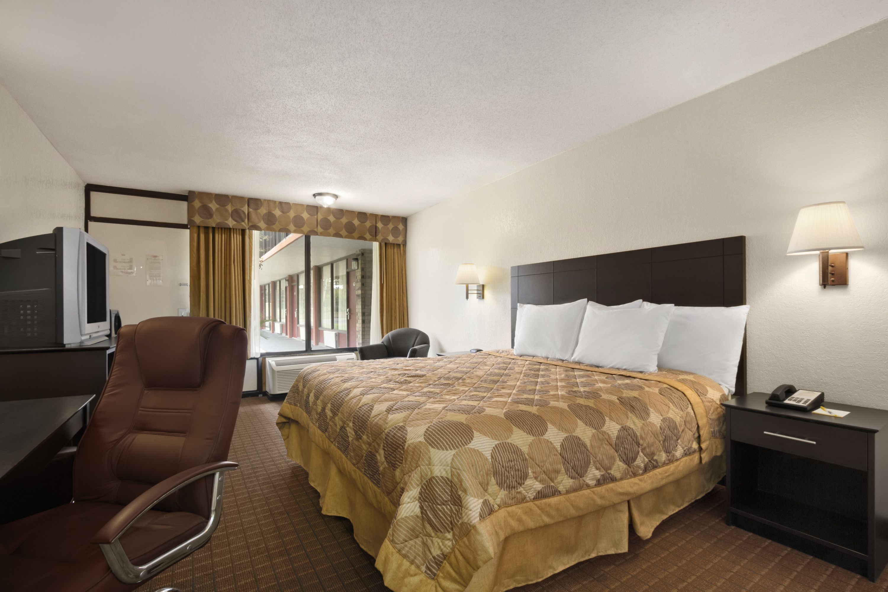 Days Inn Wyndham Port Royal near Parris Island Port Royal  Hotels