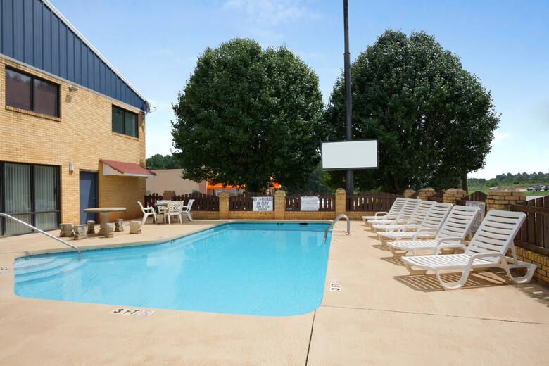 Days Inn By Wyndham Richburg Hotels Sc 29729 Pool At The Days Inn By Wyndham Richburg In South Carolina