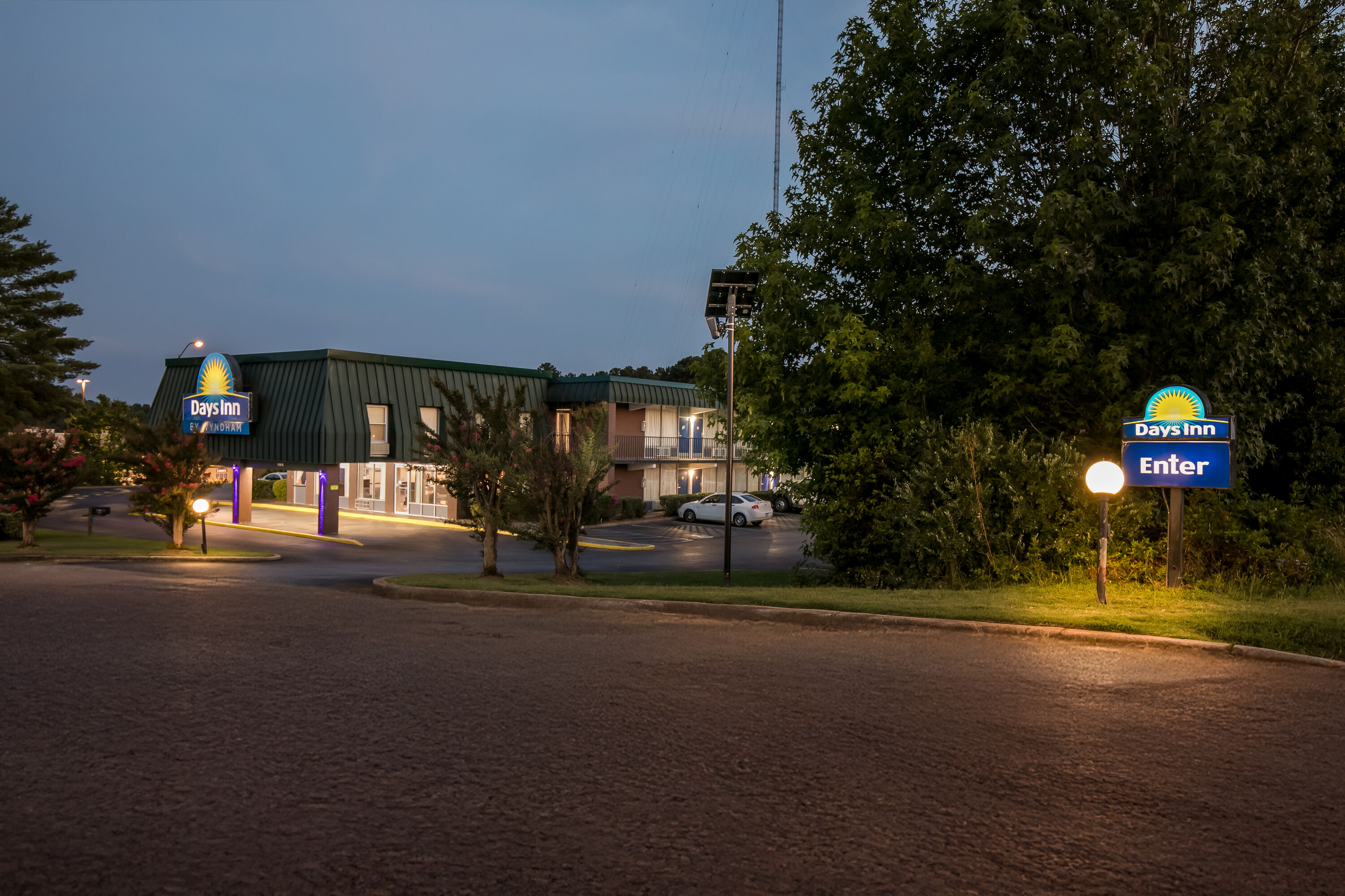 Exterior Night Image of Days Inn by Wyndham Seneca / Clemson Area hotel in Seneca, South Carolina