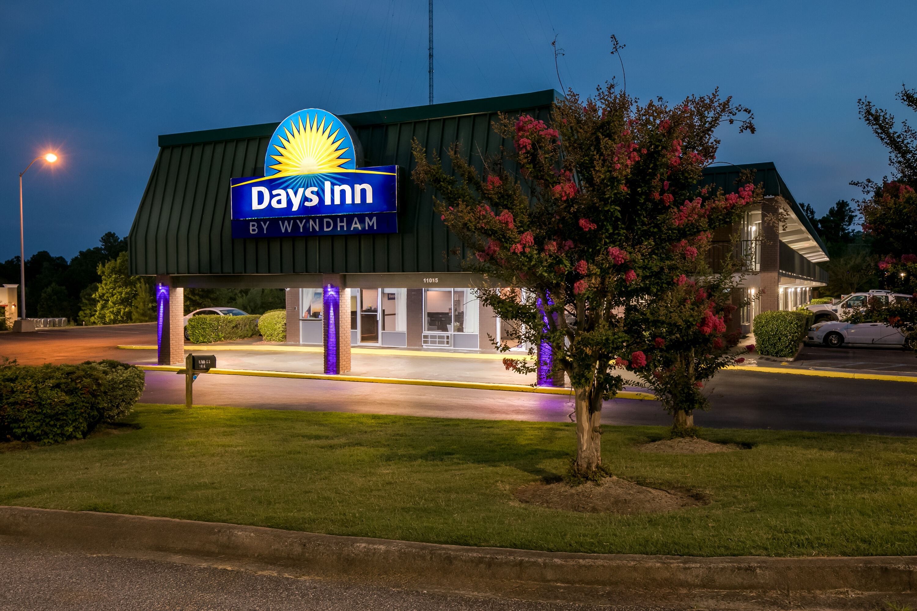 Exterior Night Image of Days Inn by Wyndham Seneca / Clemson Area hotel in Seneca, South Carolina