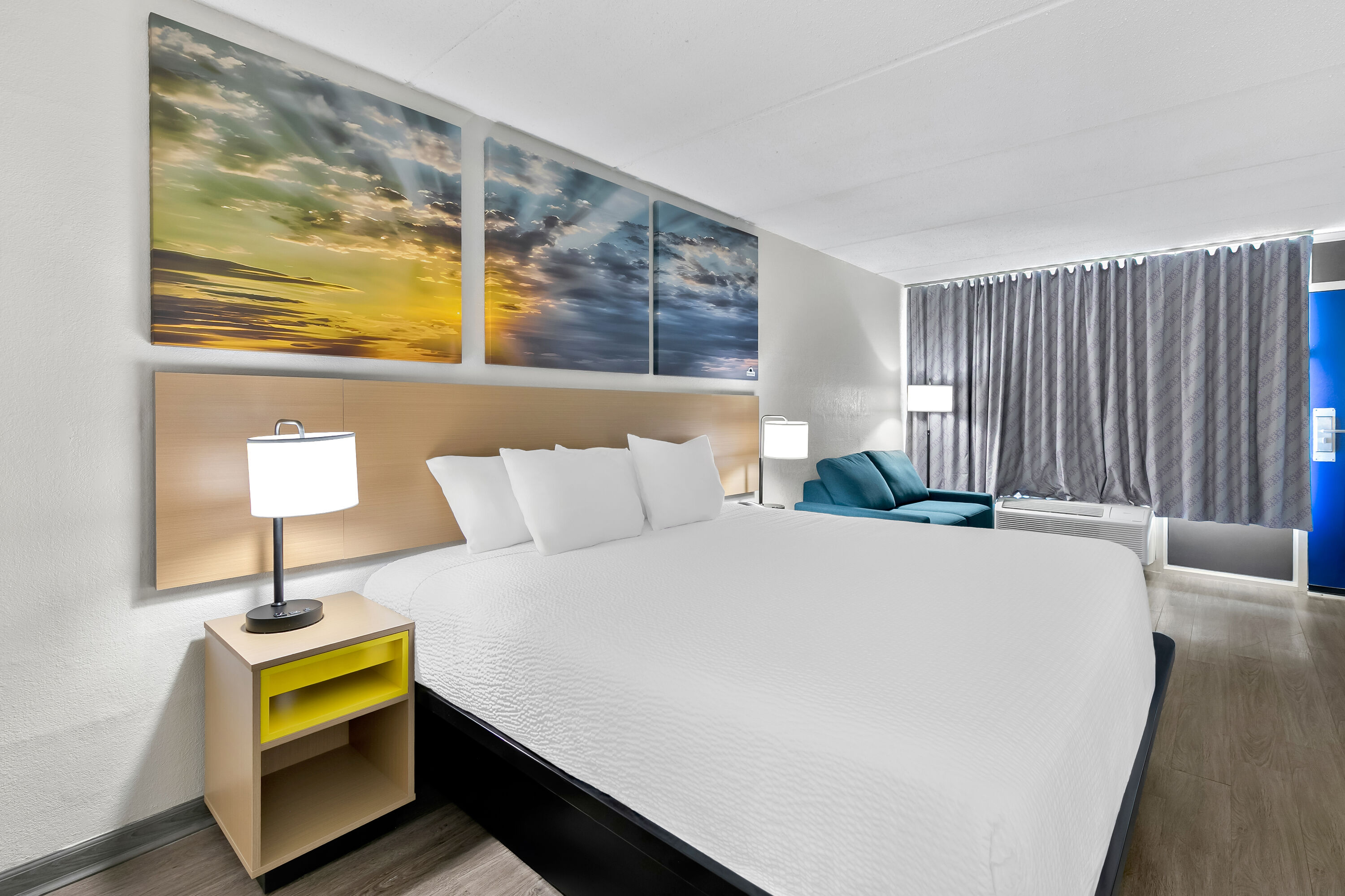 King bed guest room at the Days Inn by Wyndham Seneca / Clemson Area in Seneca, South Carolina