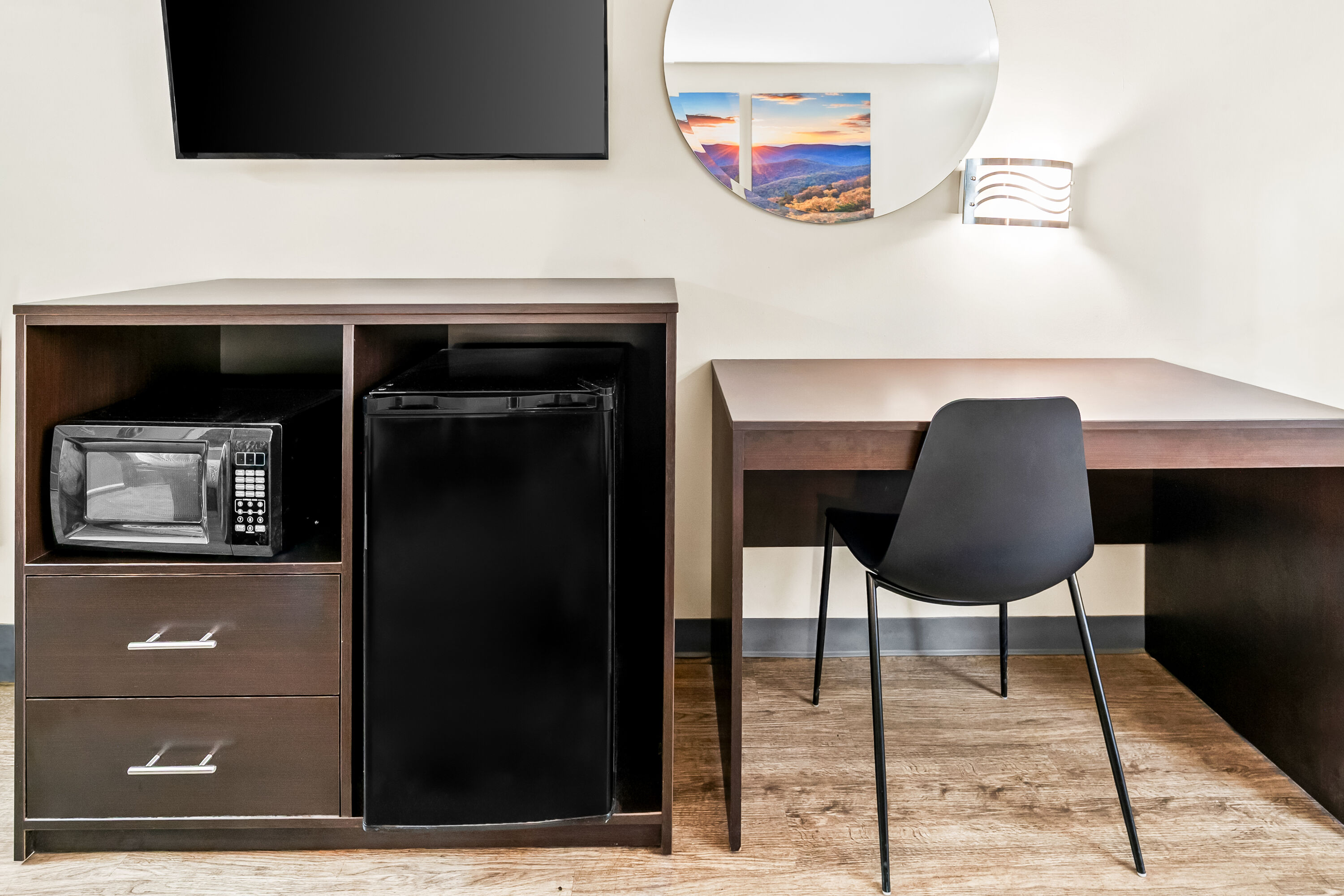 King bed guest room at the Days Inn by Wyndham Spartanburg in Spartanburg, South Carolina