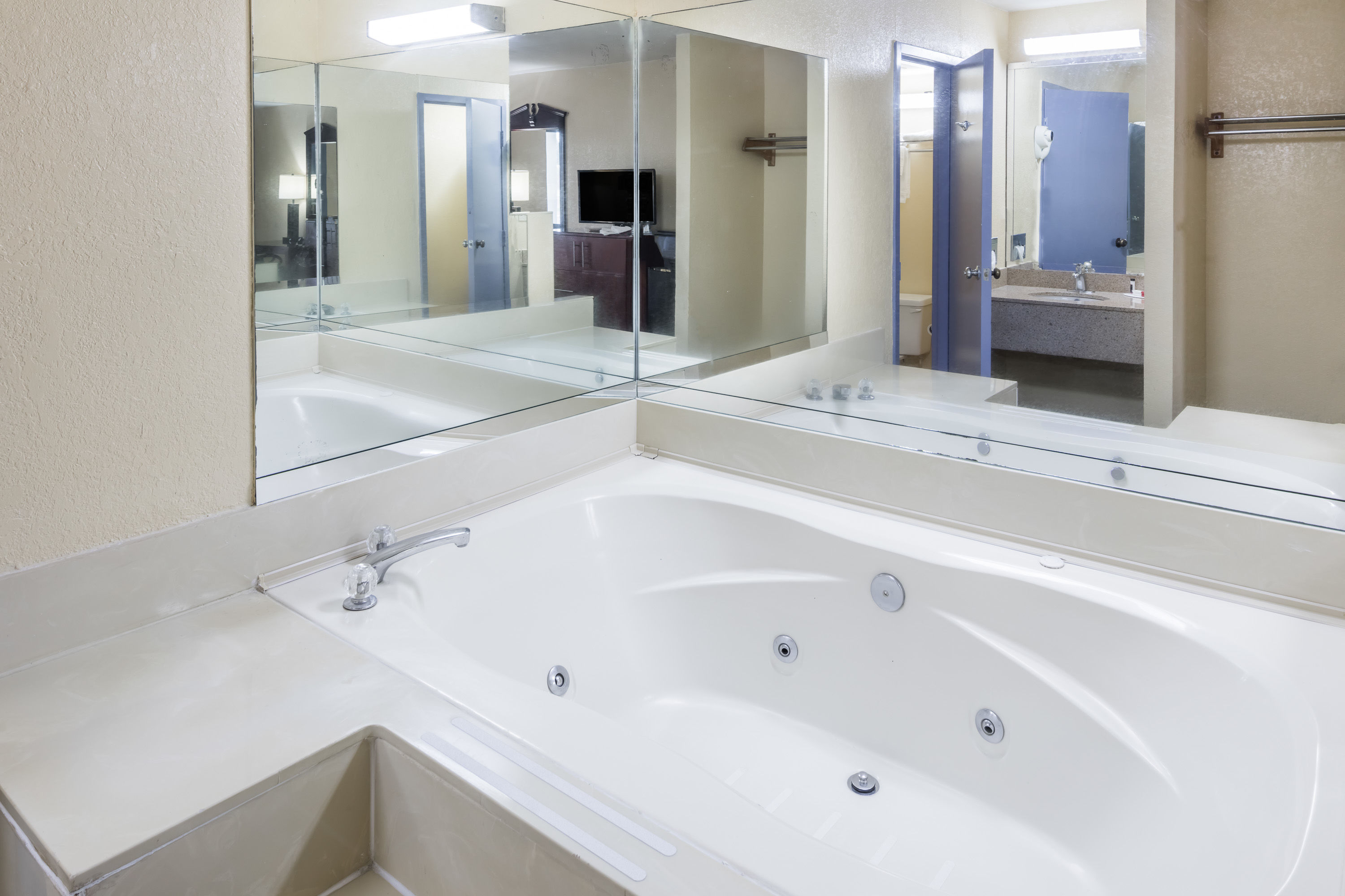 Guest room bath at the Days Inn by Wyndham Walterboro in Walterboro, South Carolina