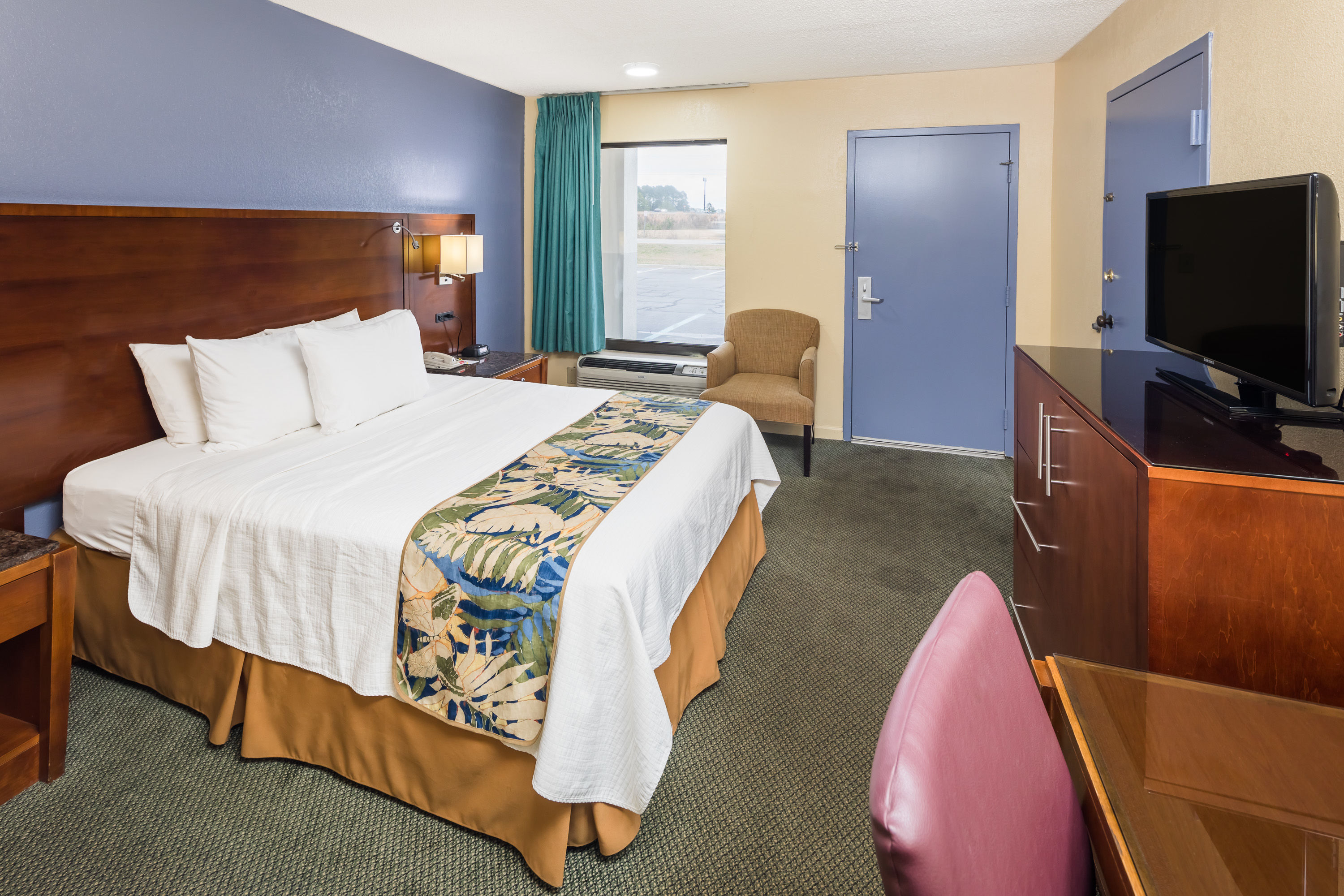 Guest room at the Days Inn by Wyndham Walterboro in Walterboro, South Carolina