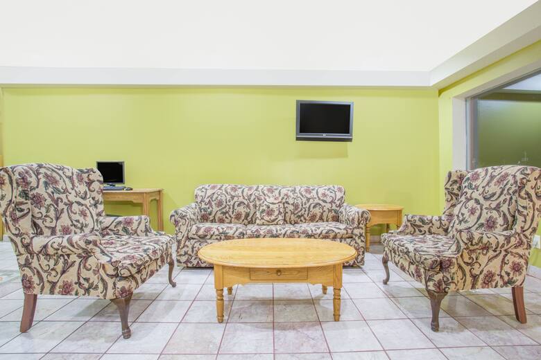 Days Inn Custer hotel lobby in Custer, South Dakota