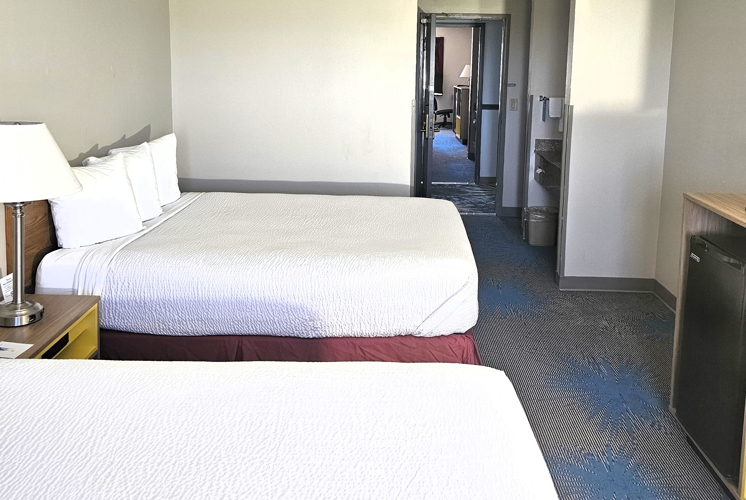 Guest room at the Days Inn by Wyndham North Sioux City in North Sioux City, South Dakota