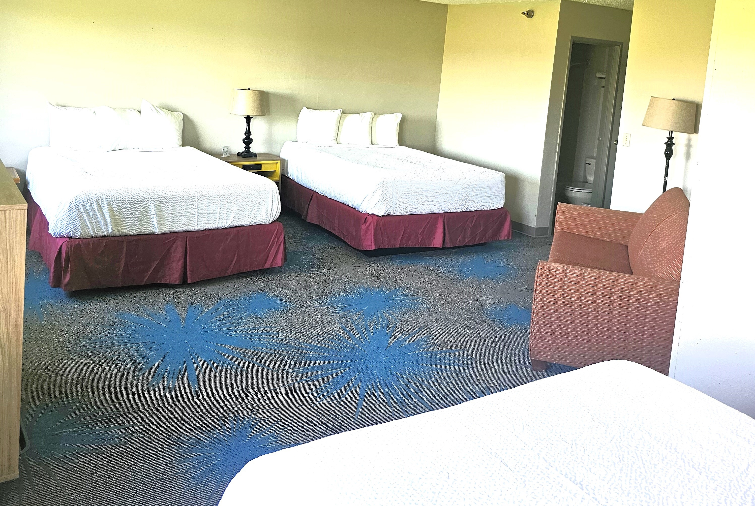 Guest room at the Days Inn by Wyndham North Sioux City in North Sioux City, South Dakota