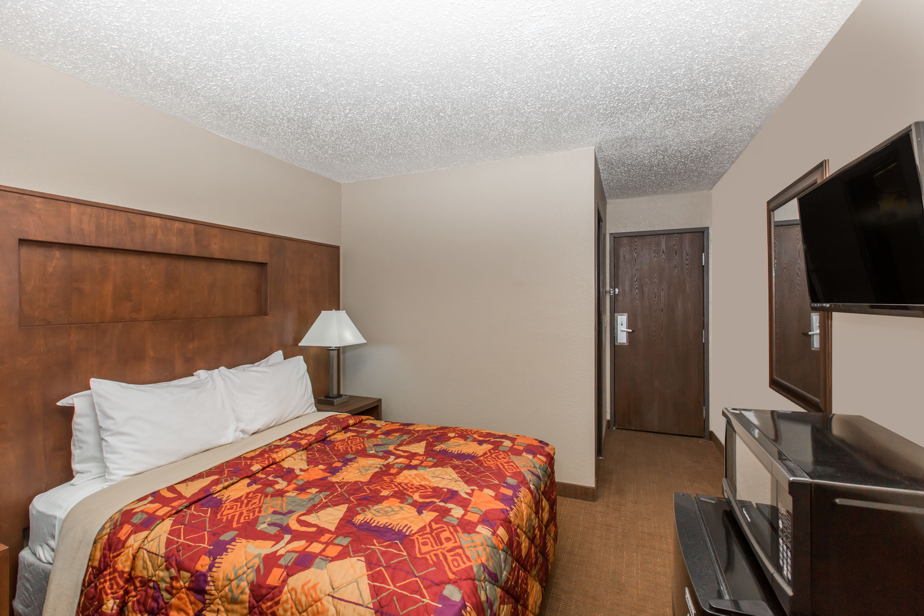 Guest room at the Days Inn by Wyndham Pierre in Pierre, South Dakota