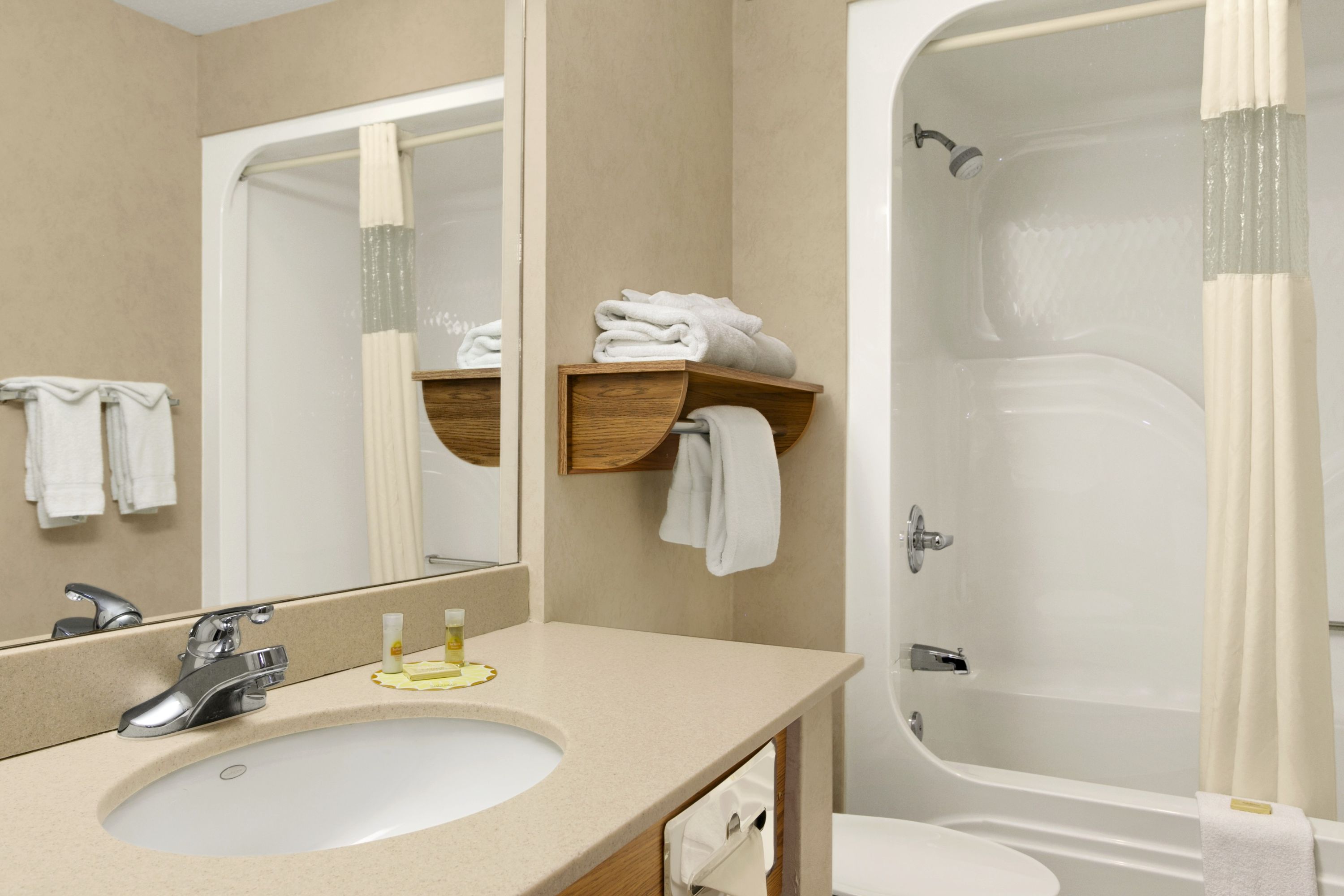 Days Inn By Wyndham Rapid City Rapid City Sd Hotels