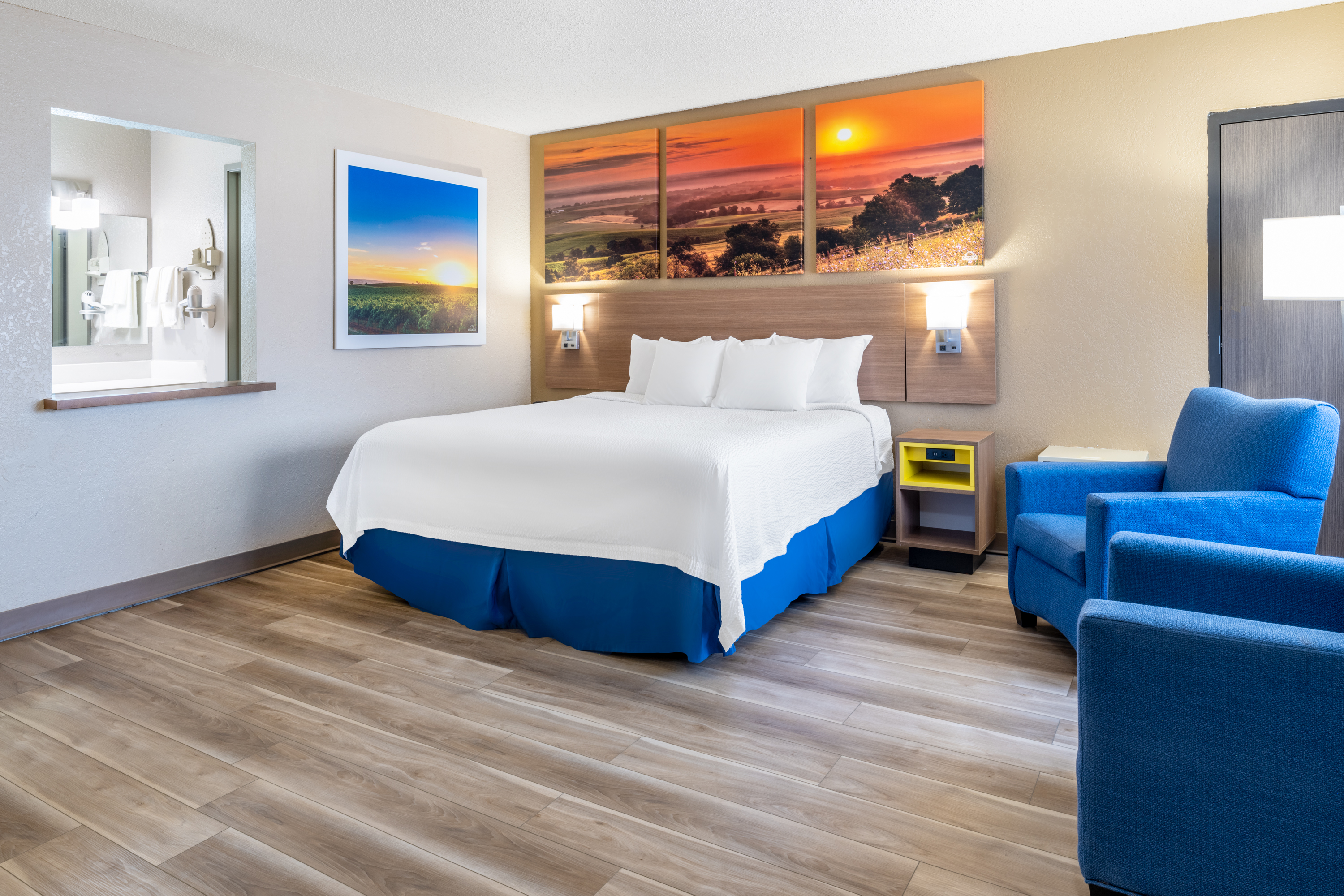 Guest room at the Days Inn by Wyndham Sioux Falls Airport in Sioux Falls, South Dakota