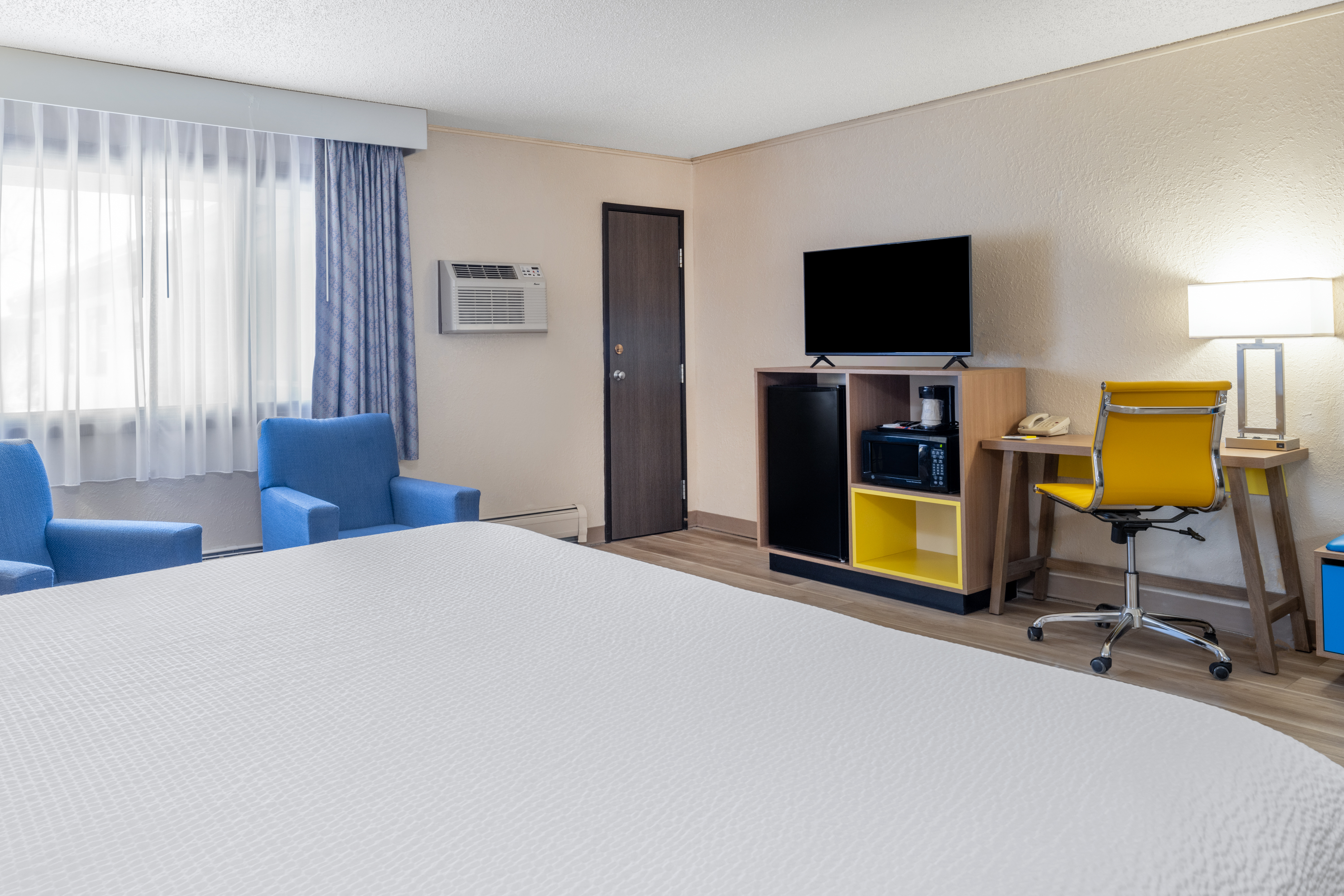 Guest room at the Days Inn by Wyndham Sioux Falls Airport in Sioux Falls, South Dakota