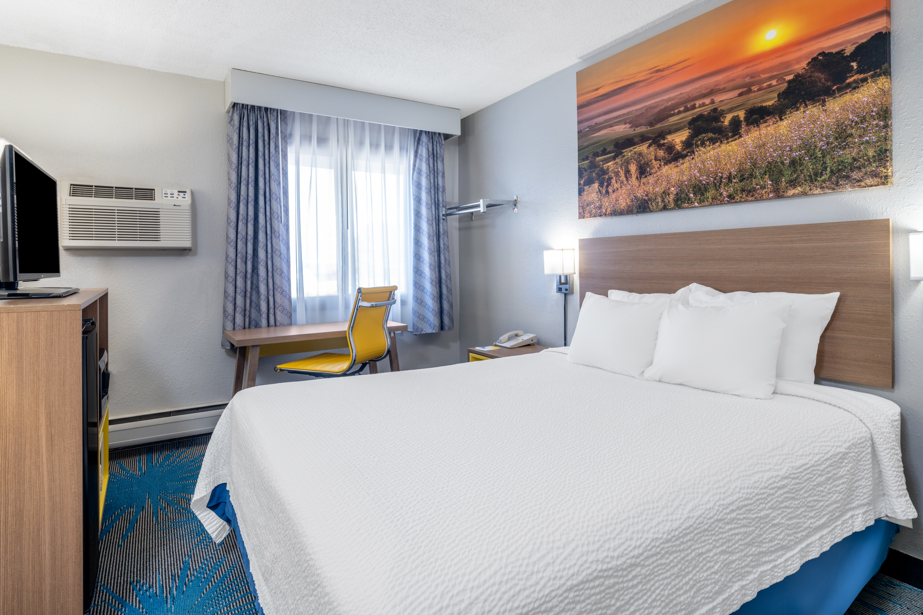 Guest room at the Days Inn by Wyndham Sioux Falls Airport in Sioux Falls, South Dakota