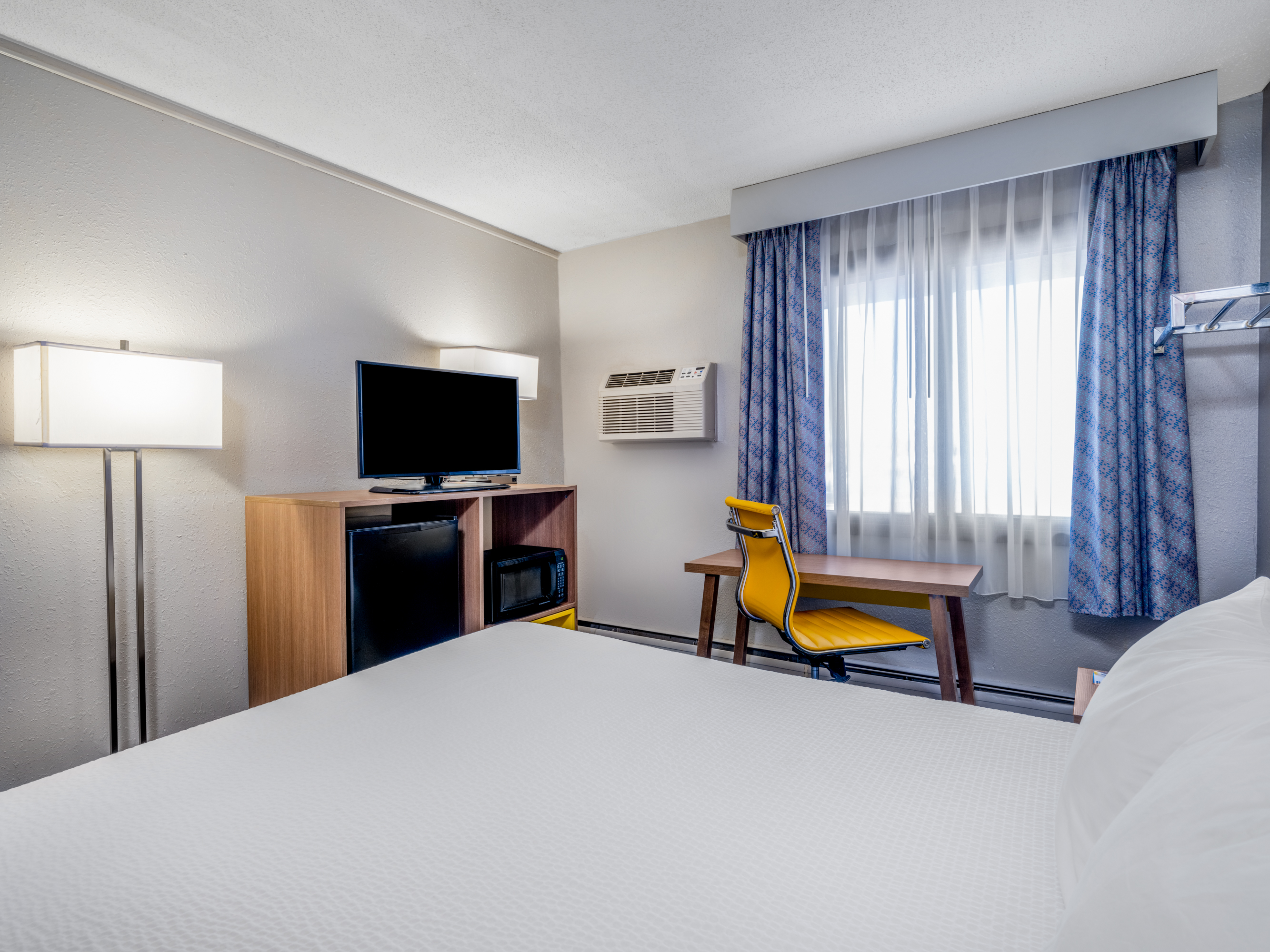 Guest room at the Days Inn by Wyndham Sioux Falls Airport in Sioux Falls, South Dakota